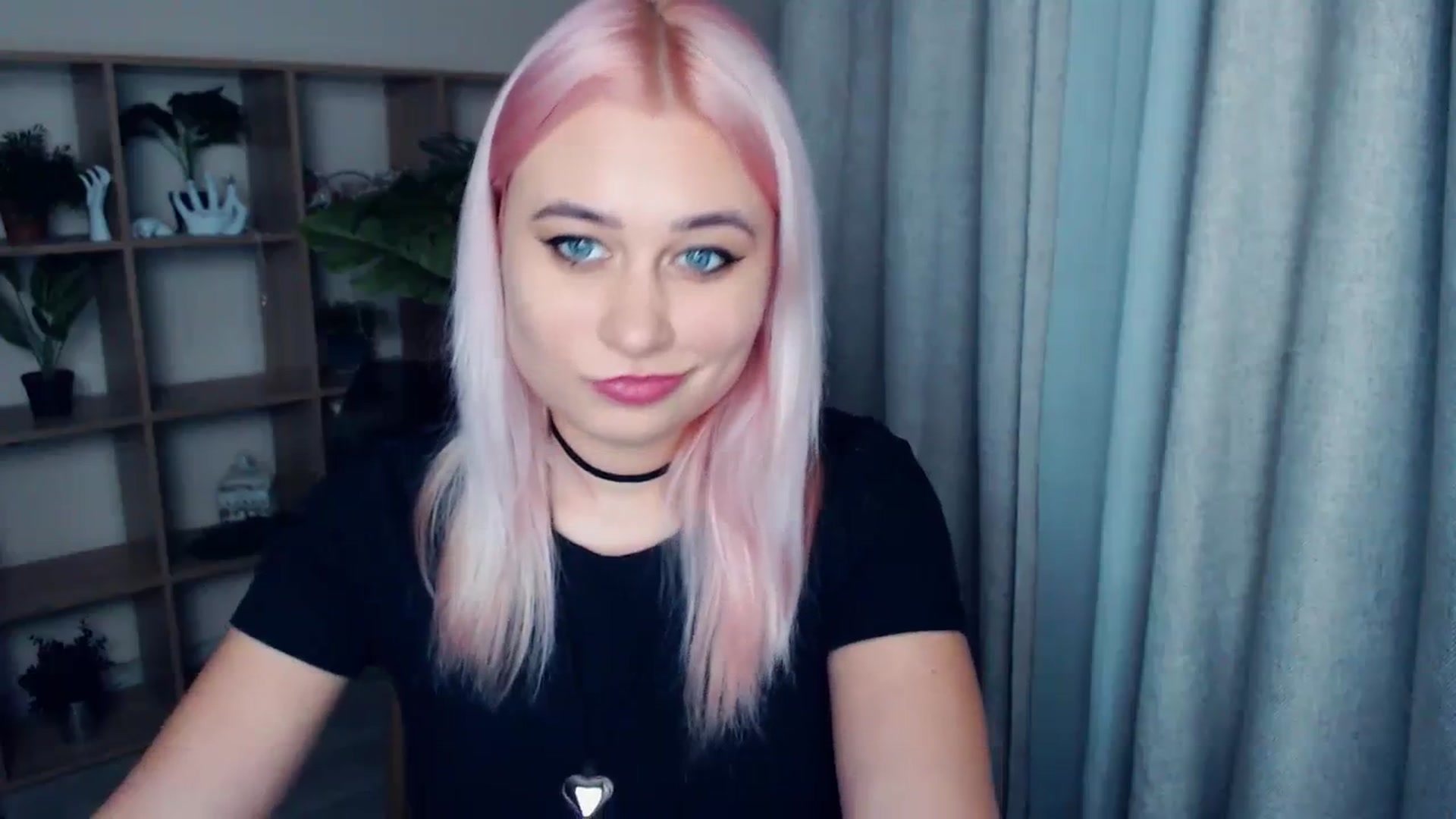 Gallery image thumbnail from Kukla_kolduna's myfreecams stream on, 12/24/2023, 16:56 image 9 of 20