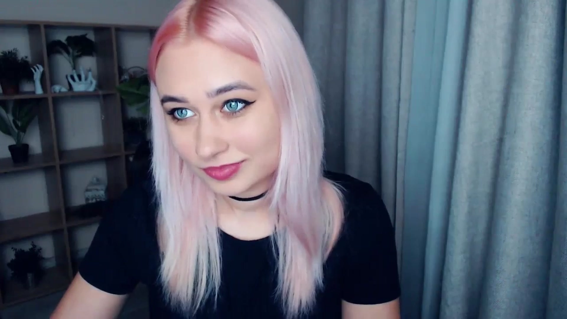 Gallery image thumbnail from Kukla_kolduna's myfreecams stream on, 12/24/2023, 16:56 image 7 of 20