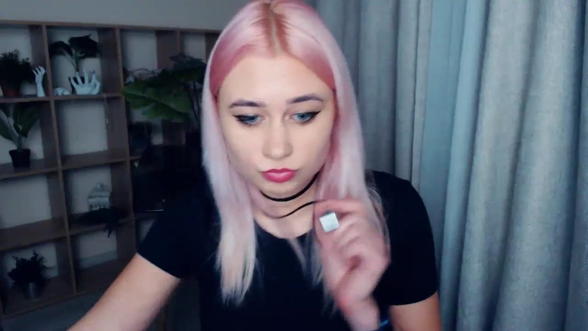 Gallery image thumbnail from Kukla_kolduna's myfreecams stream on, 12/24/2023, 16:56 image 12 of 20