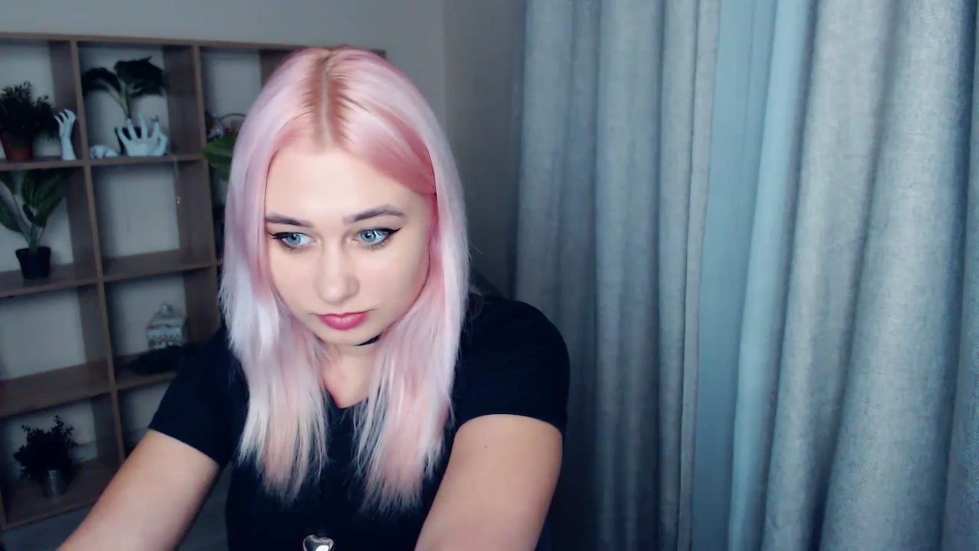 Gallery image thumbnail from Kukla_kolduna's myfreecams stream on, 12/24/2023, 16:56 image 19 of 20