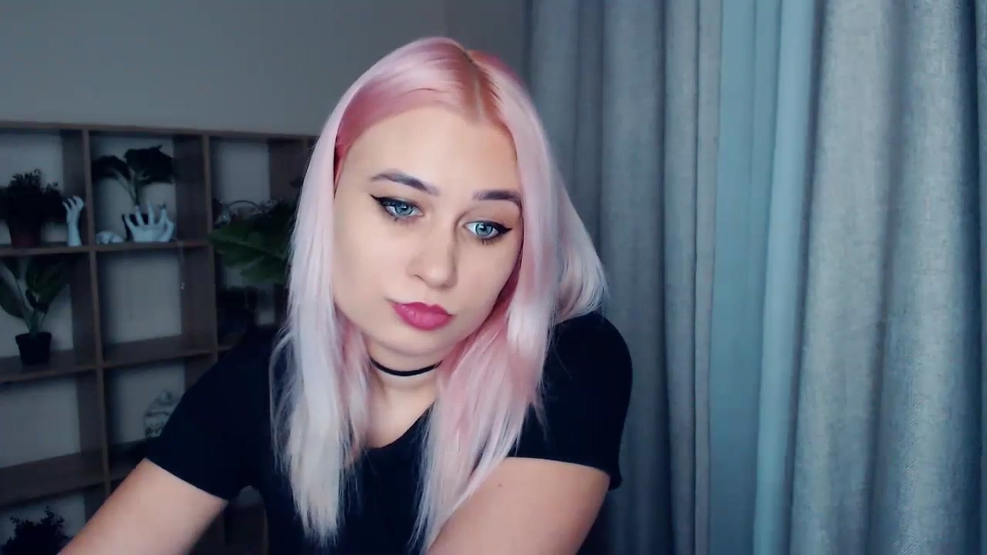 Gallery image thumbnail from Kukla_kolduna's myfreecams stream on, 12/24/2023, 16:56 image 2 of 20
