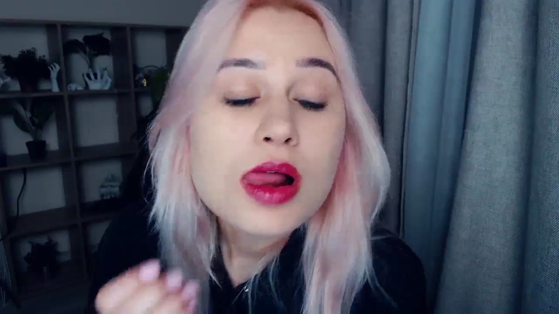 Gallery image thumbnail from Kukla_kolduna's myfreecams stream on, 12/25/2023, 17:42 image 6 of 20