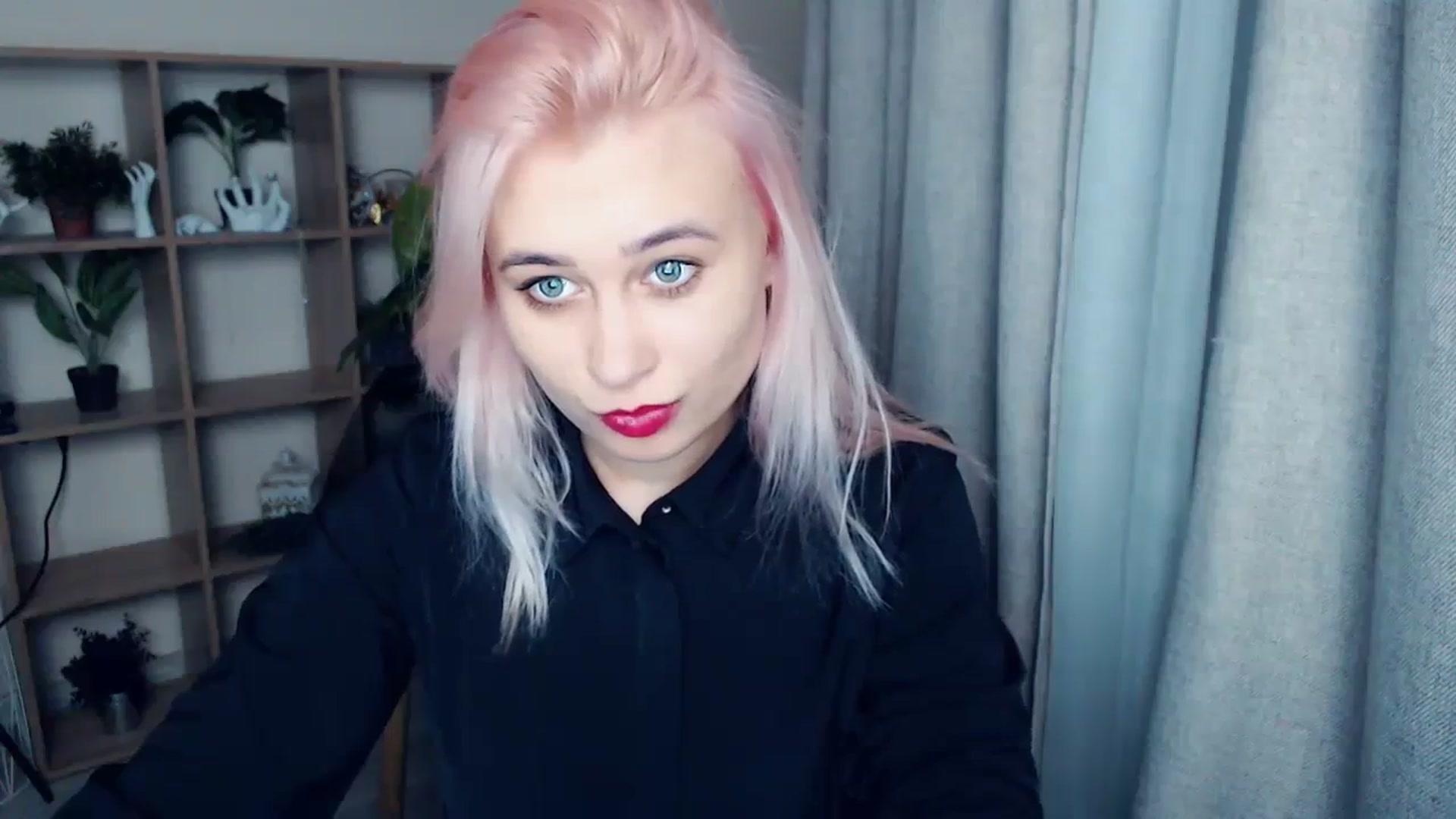Gallery image thumbnail from Kukla_kolduna's myfreecams stream on, 12/25/2023, 17:42 image 7 of 20