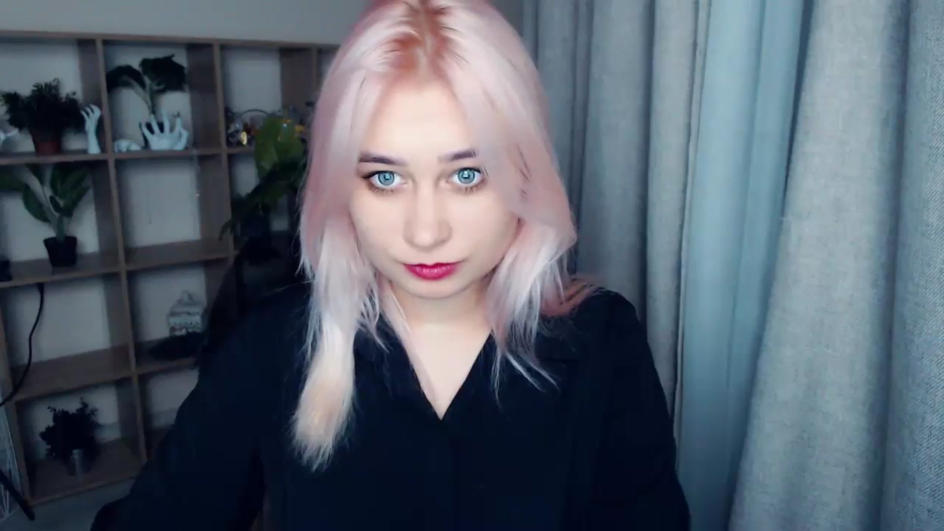 Gallery image thumbnail from Kukla_kolduna's myfreecams stream on, 12/25/2023, 17:42 image 16 of 20
