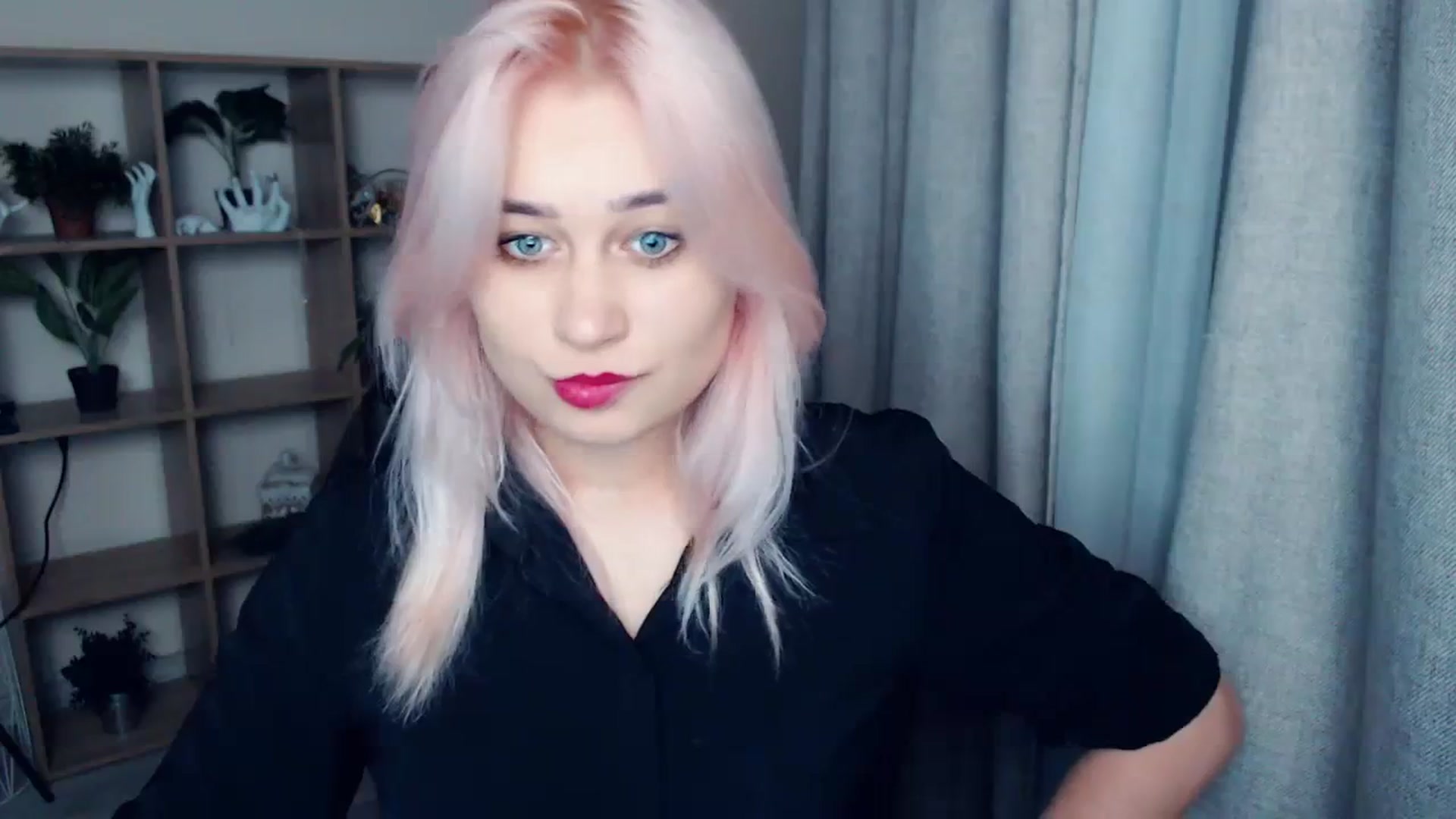 Gallery image thumbnail from Kukla_kolduna's myfreecams stream on, 12/25/2023, 17:42 image 13 of 20