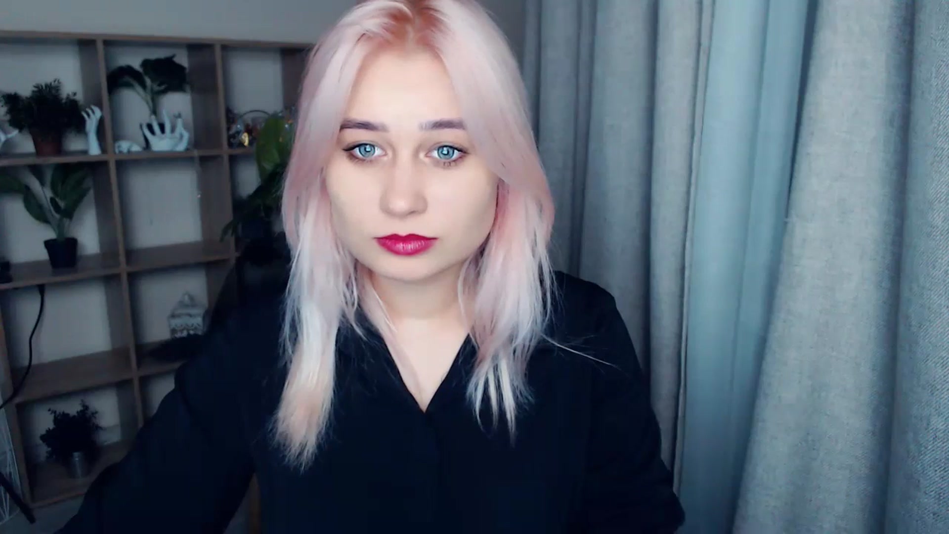 Gallery image thumbnail from Kukla_kolduna's myfreecams stream on, 12/25/2023, 17:42 image 14 of 20
