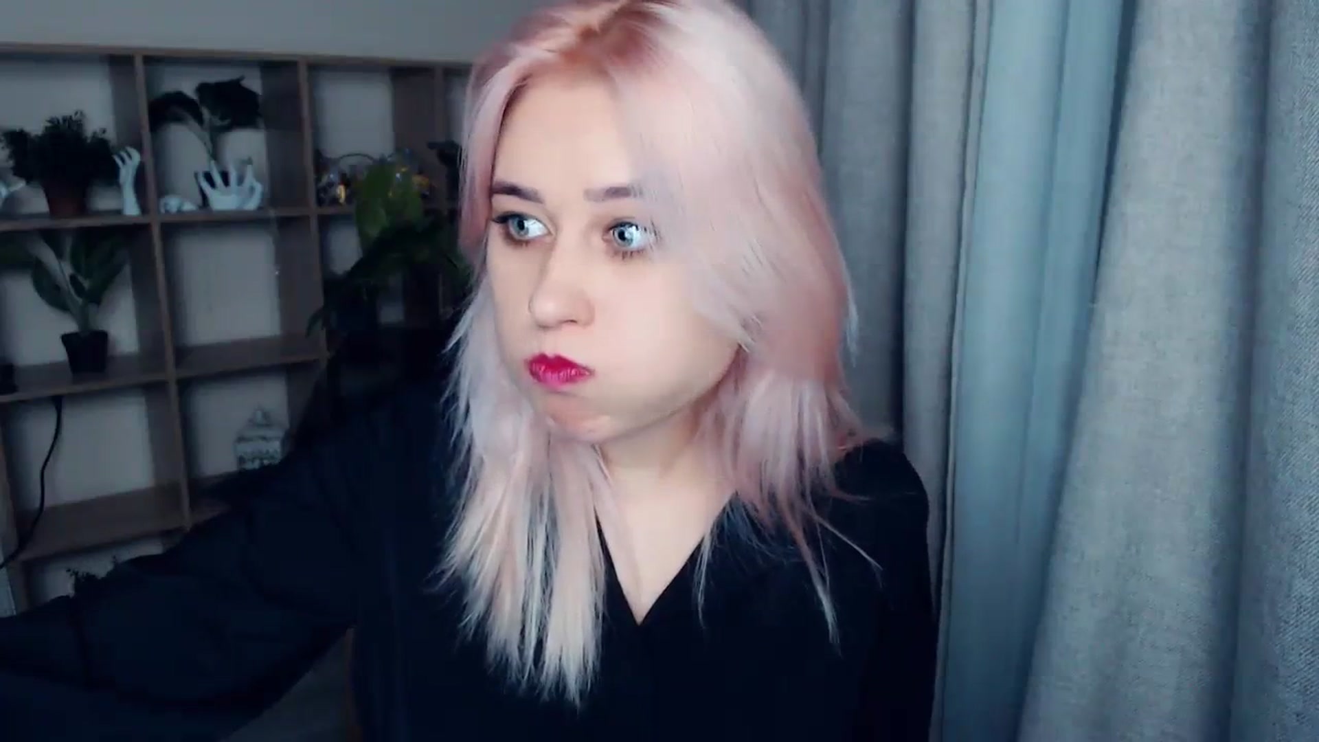 Gallery image thumbnail from Kukla_kolduna's myfreecams stream on, 12/25/2023, 17:42 image 19 of 20