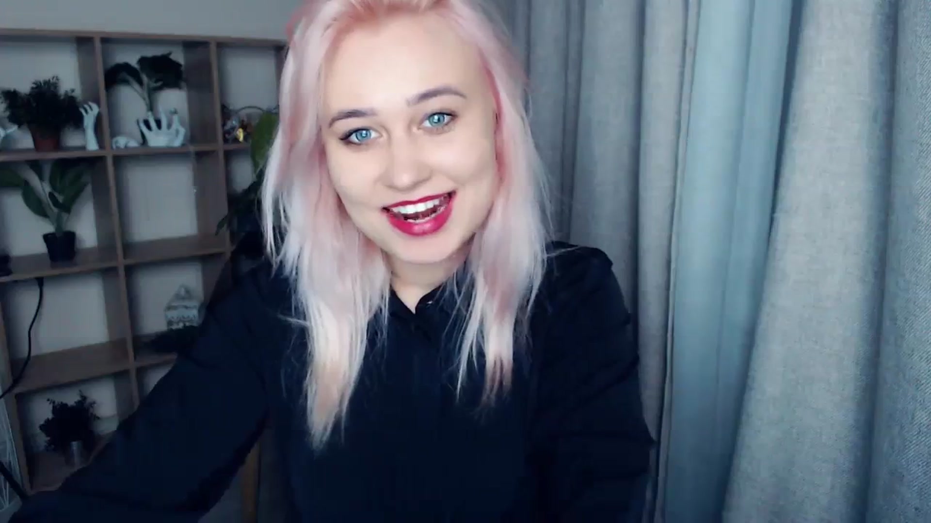 Gallery image thumbnail from Kukla_kolduna's myfreecams stream on, 12/25/2023, 17:42 image 3 of 20