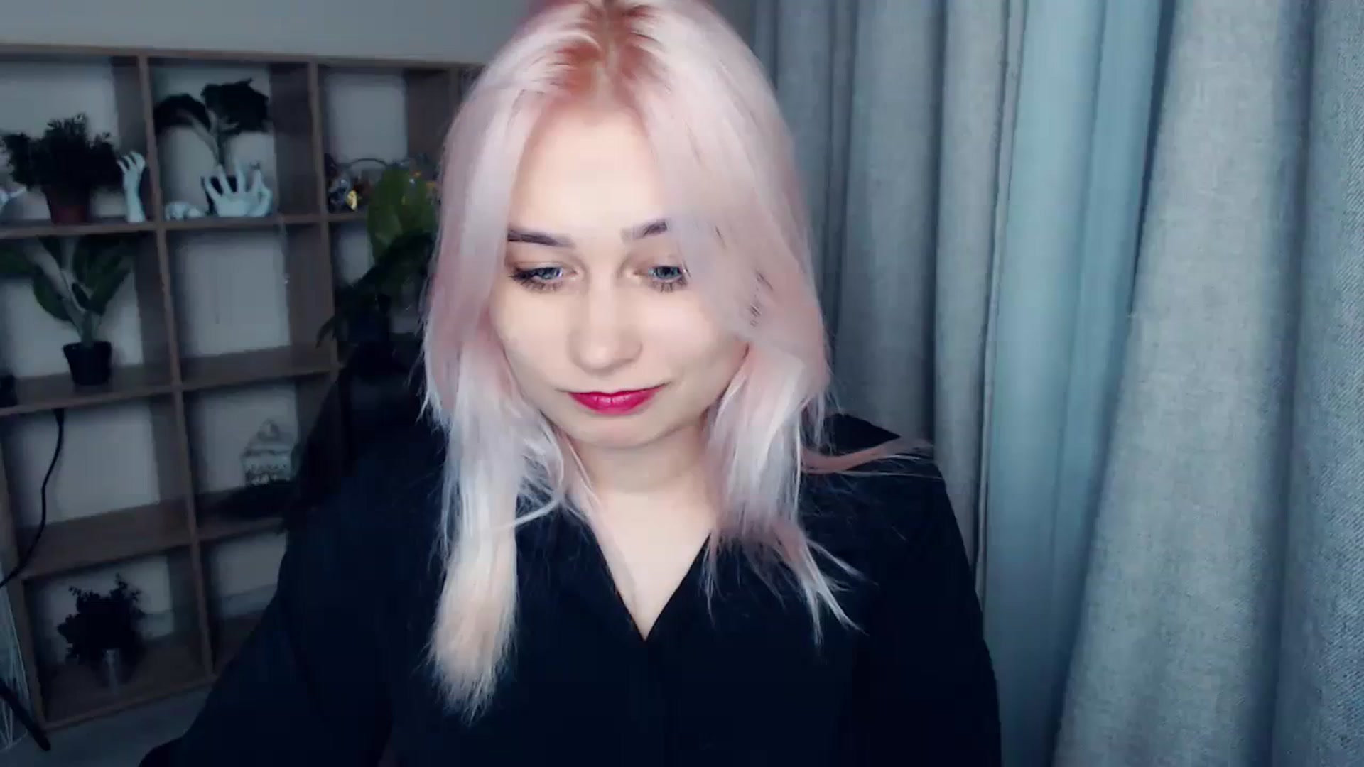 Gallery image thumbnail from Kukla_kolduna's myfreecams stream on, 12/25/2023, 17:42 image 18 of 20