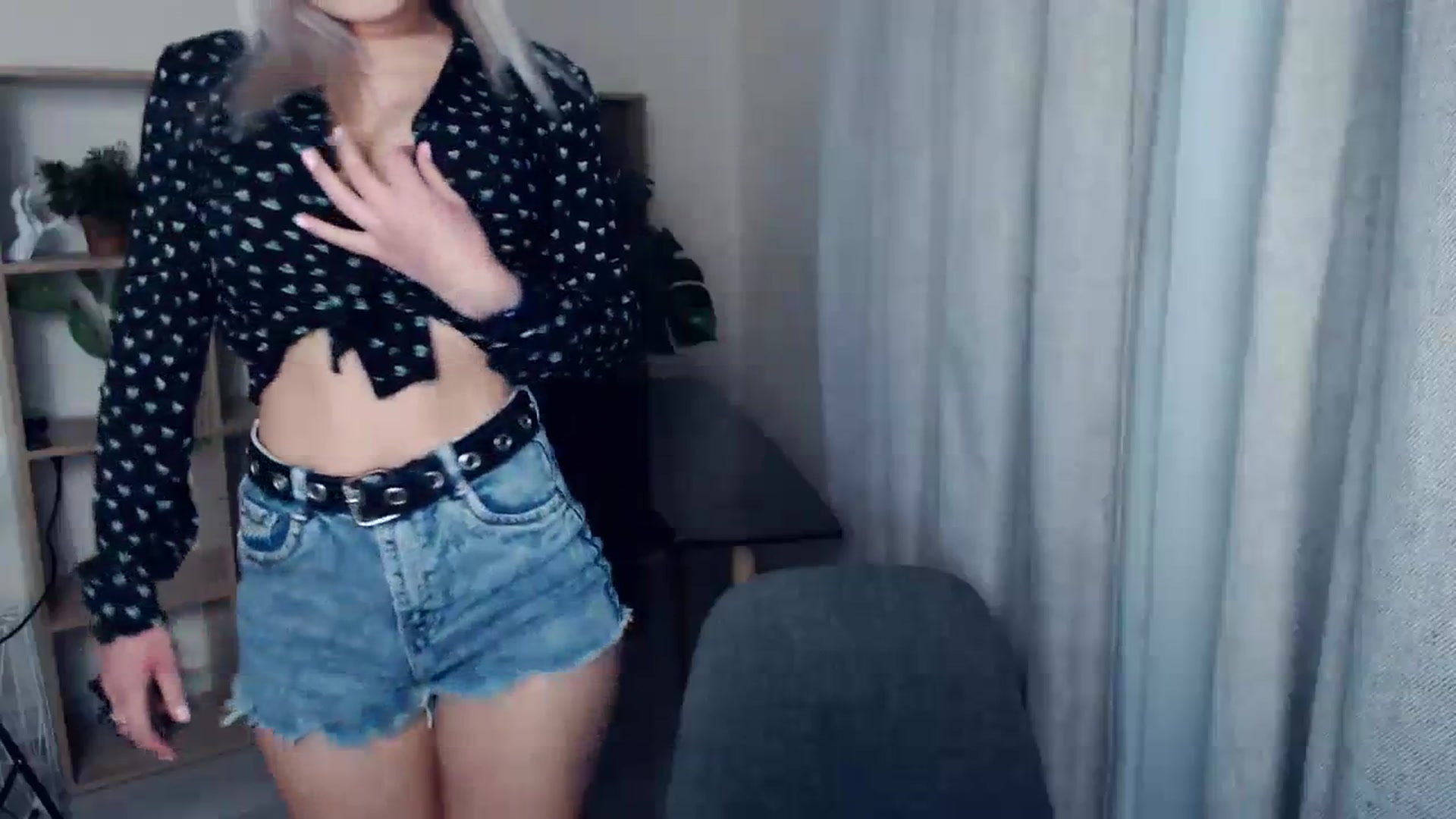 Gallery image thumbnail from Kukla_kolduna's myfreecams stream on, 12/29/2023, 15:12 image 19 of 20