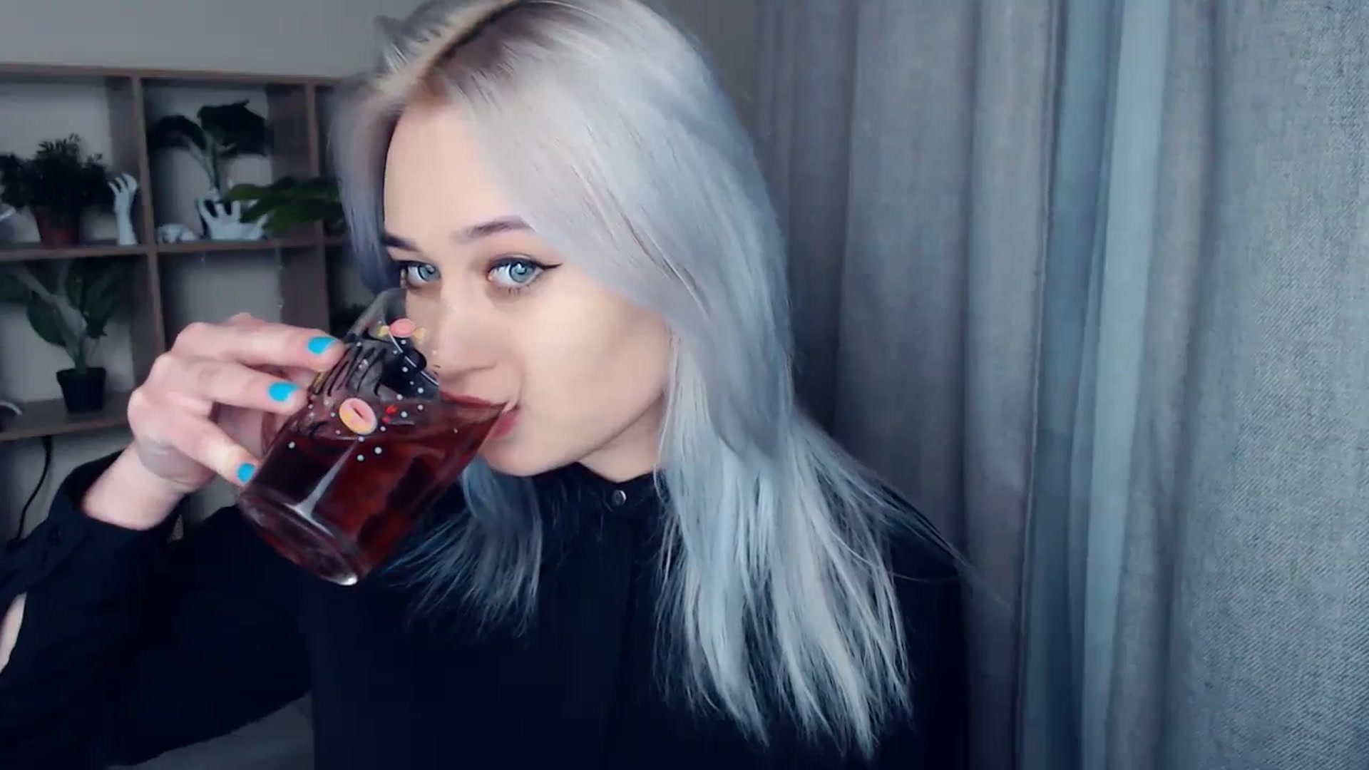 Gallery image thumbnail from Kukla_kolduna's myfreecams stream on, 01/11/2024, 17:56 image 16 of 20
