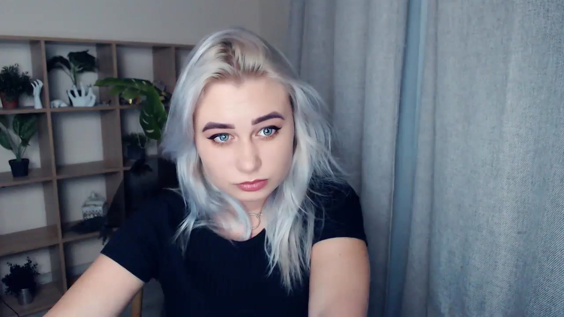 Gallery image thumbnail from Kukla_kolduna's myfreecams stream on, 01/12/2024, 15:33 image 16 of 20