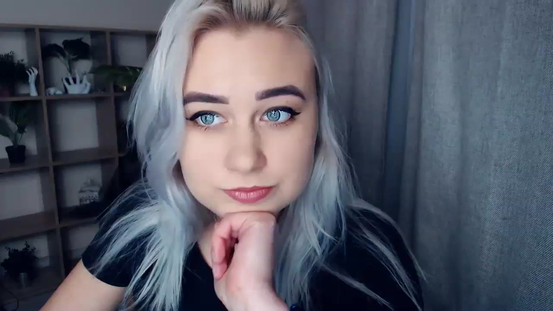 Gallery image thumbnail from Kukla_kolduna's myfreecams stream on, 01/12/2024, 16:22 image 12 of 20