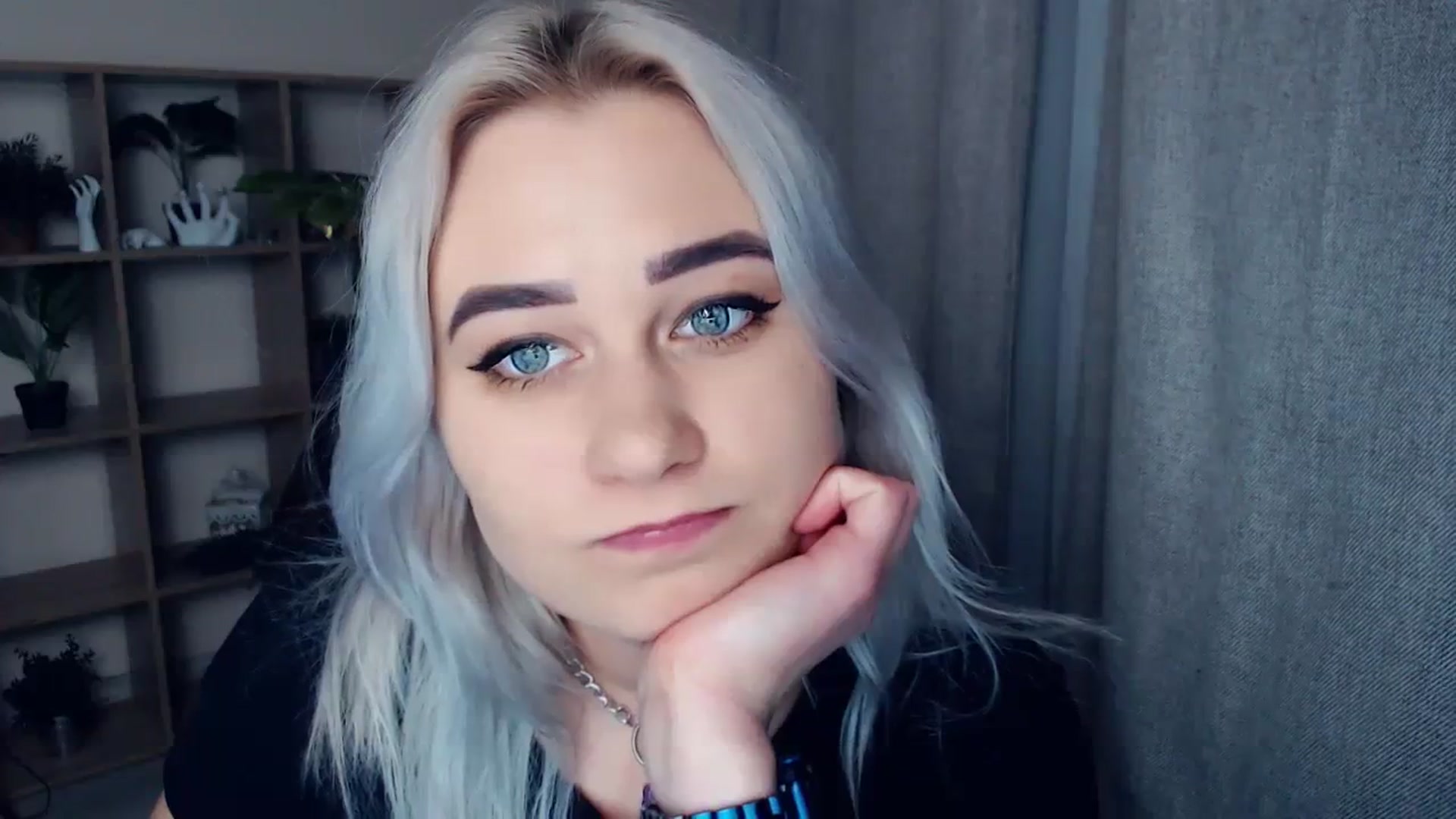 Gallery image thumbnail from Kukla_kolduna's myfreecams stream on, 01/12/2024, 17:38 image 3 of 20