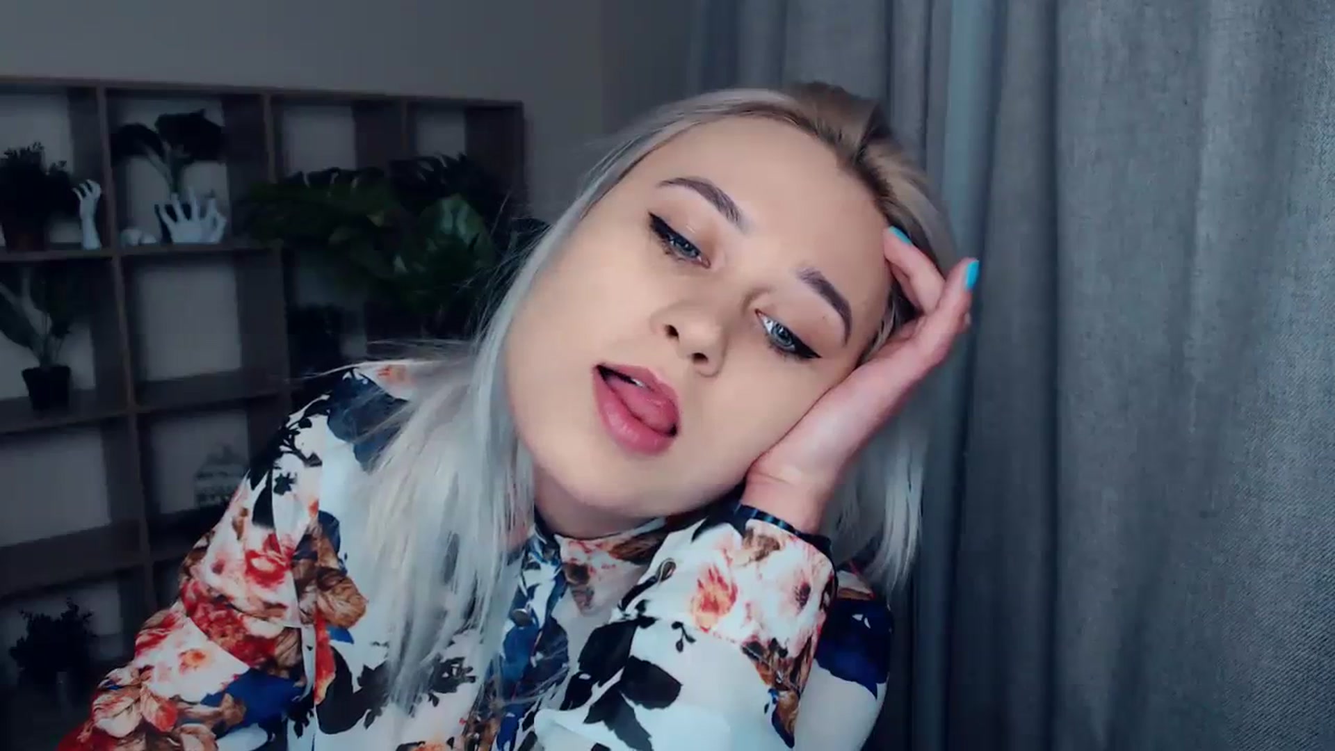 Gallery image thumbnail from Kukla_kolduna's myfreecams stream on, 01/14/2024, 18:02 image 4 of 20