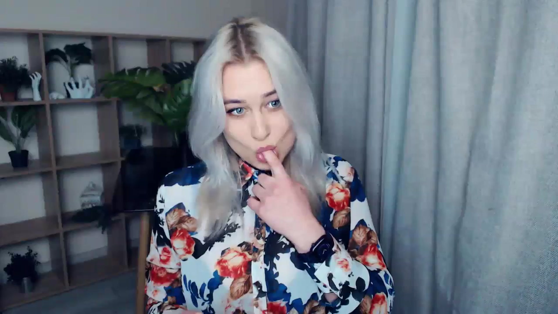 Gallery image thumbnail from Kukla_kolduna's myfreecams stream on, 01/14/2024, 18:02 image 17 of 20