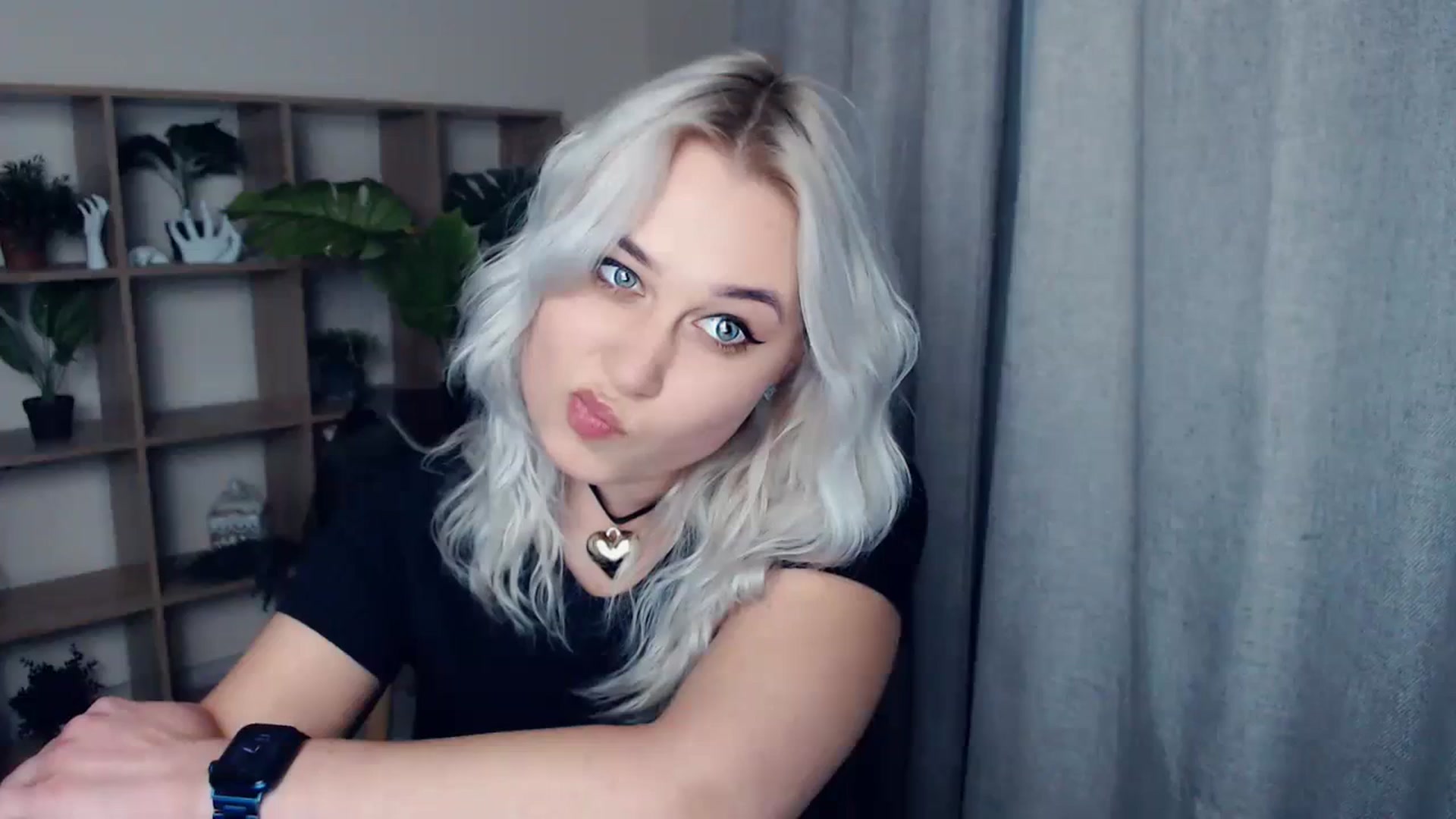 Gallery image thumbnail from Kukla_kolduna's myfreecams stream on, 01/15/2024, 16:28 image 4 of 20