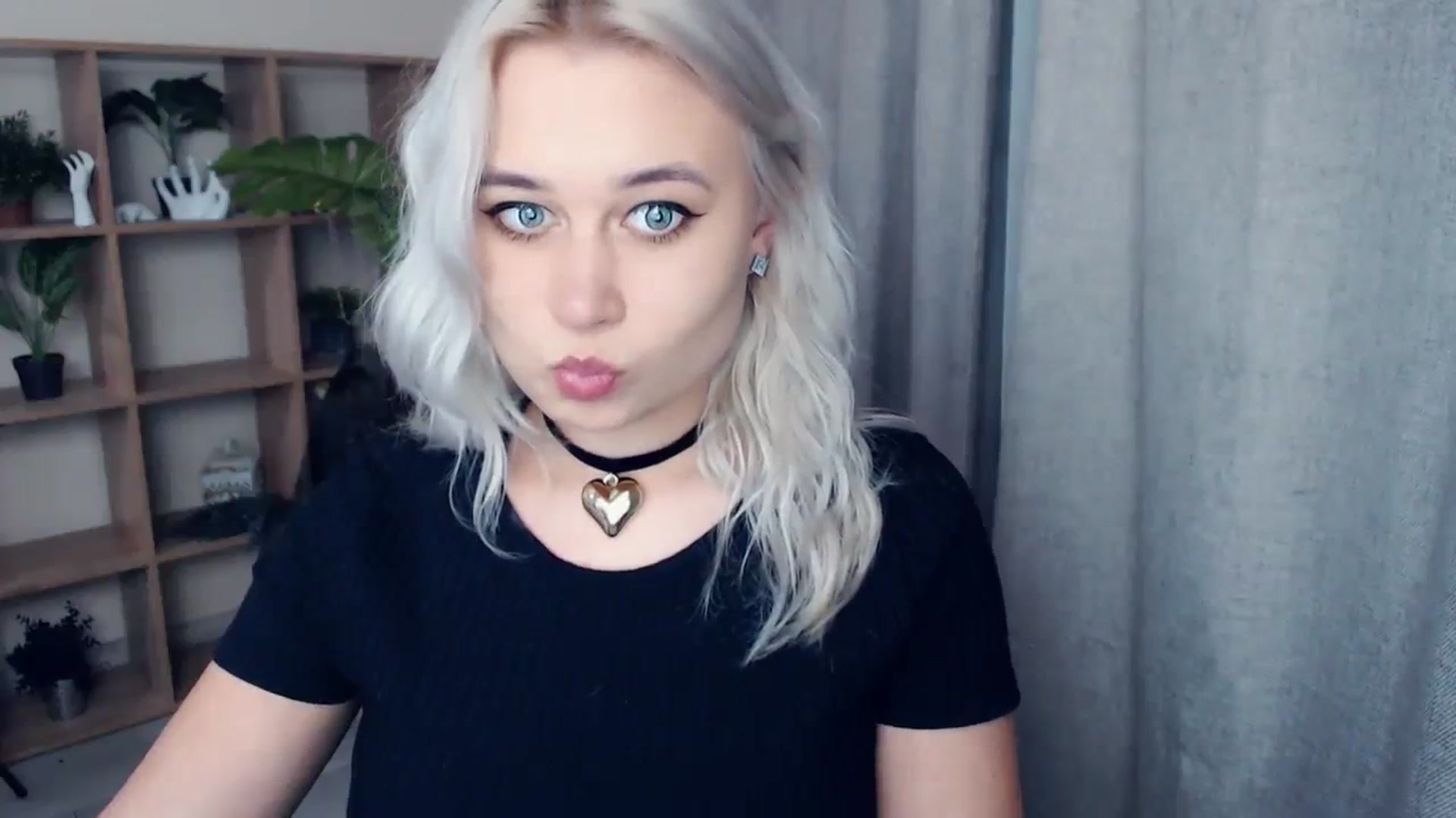 Gallery image thumbnail from Kukla_kolduna's myfreecams stream on, 01/15/2024, 19:29 image 3 of 20
