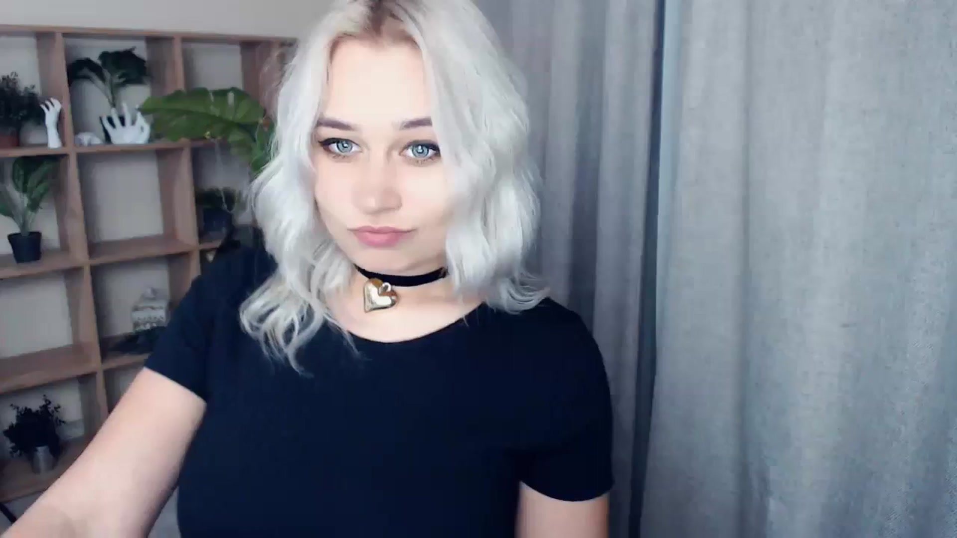 Gallery image thumbnail from Kukla_kolduna's myfreecams stream on, 01/15/2024, 19:29 image 14 of 20