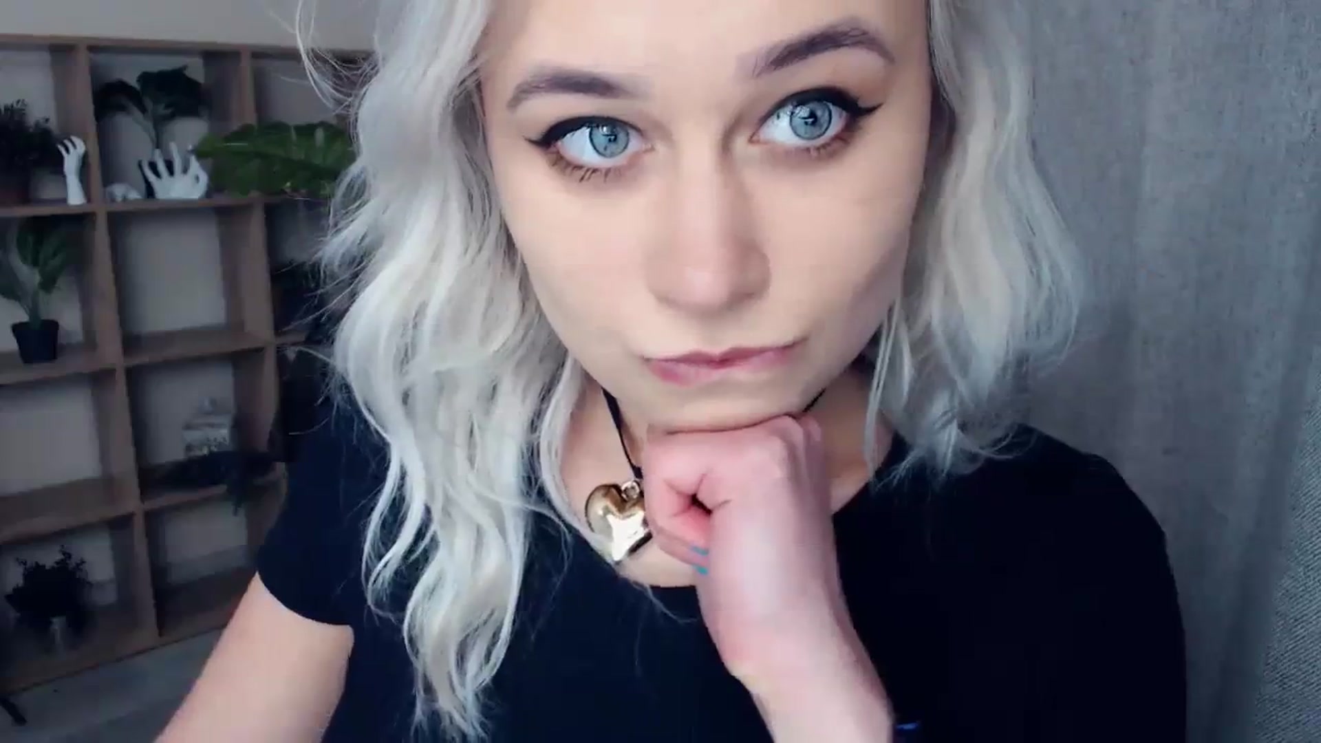 Gallery image thumbnail from Kukla_kolduna's myfreecams stream on, 01/15/2024, 19:29 image 10 of 20