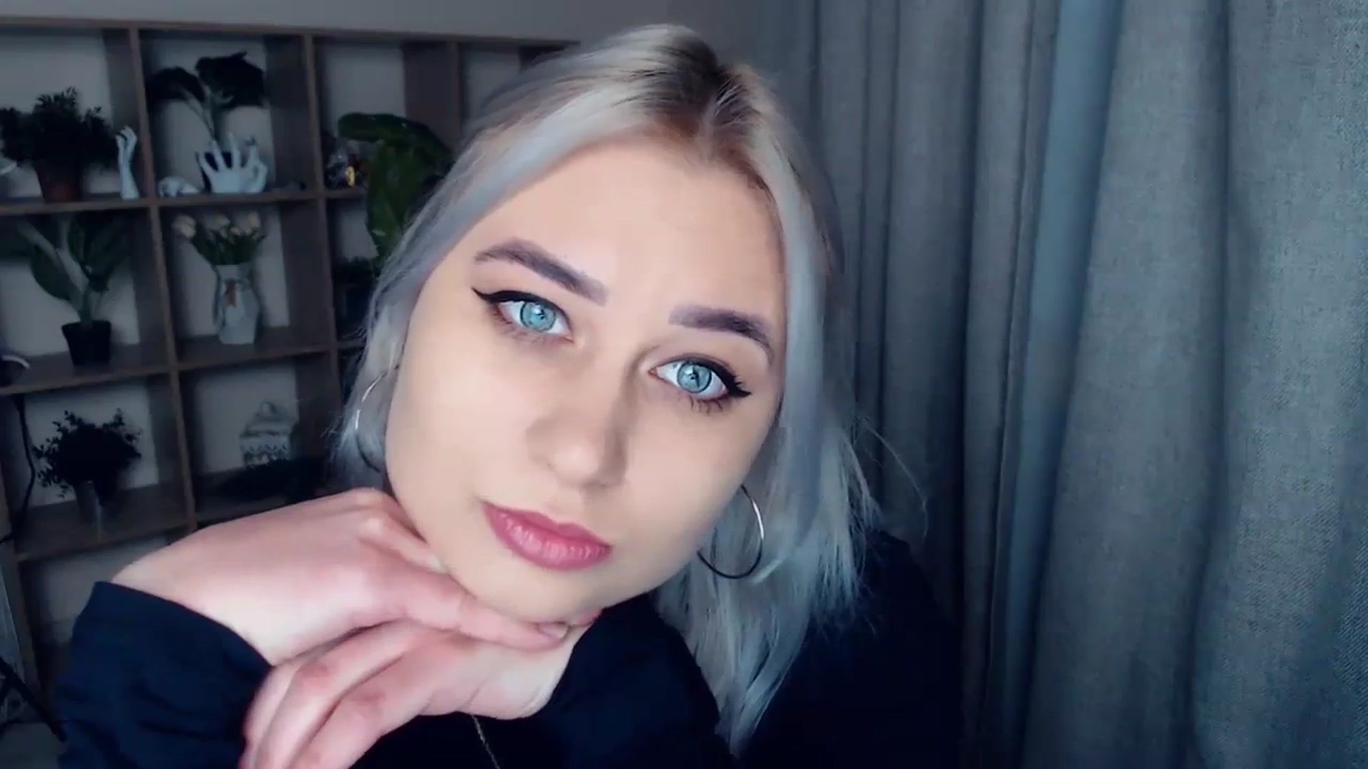 Gallery image thumbnail from Kukla_kolduna's myfreecams stream on, 01/25/2024, 16:21 image 19 of 20