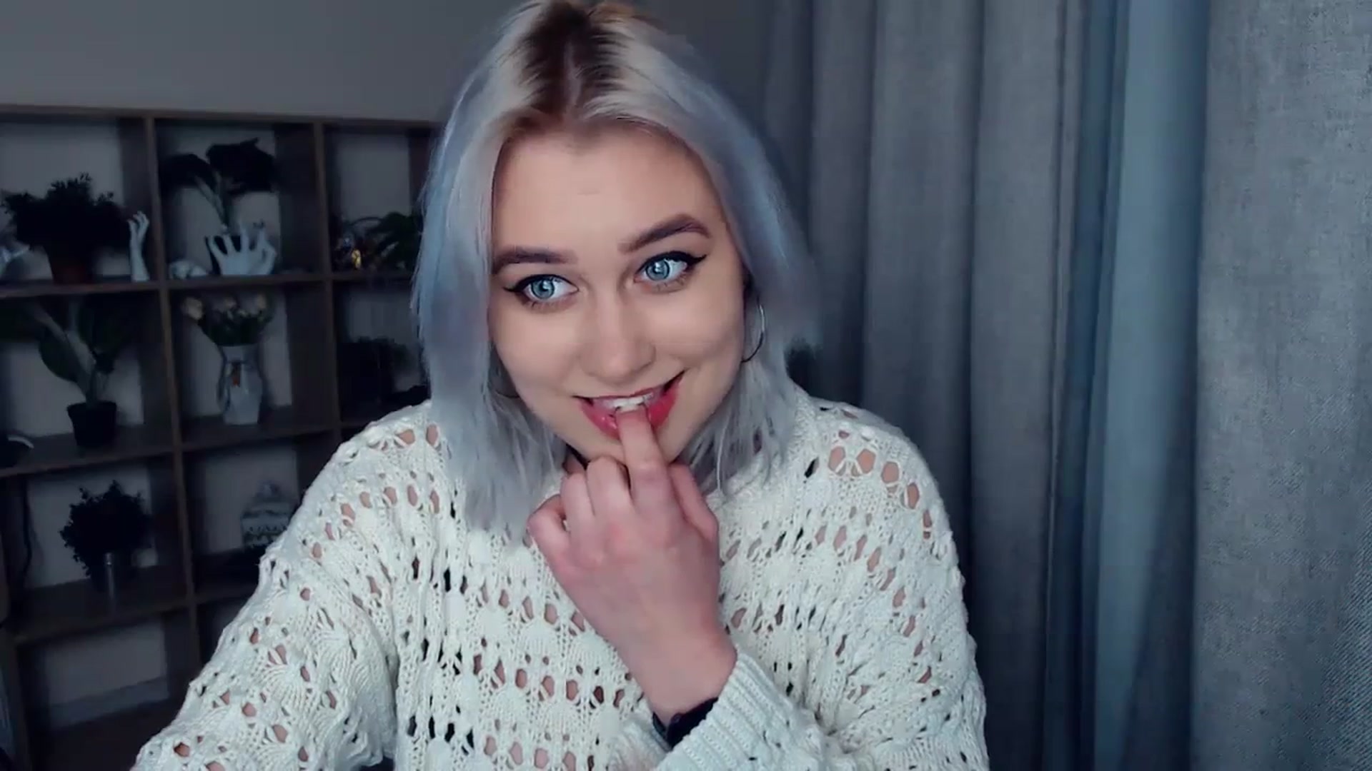 Gallery image thumbnail from Kukla_kolduna's myfreecams stream on, 02/10/2024, 19:03 image 16 of 20