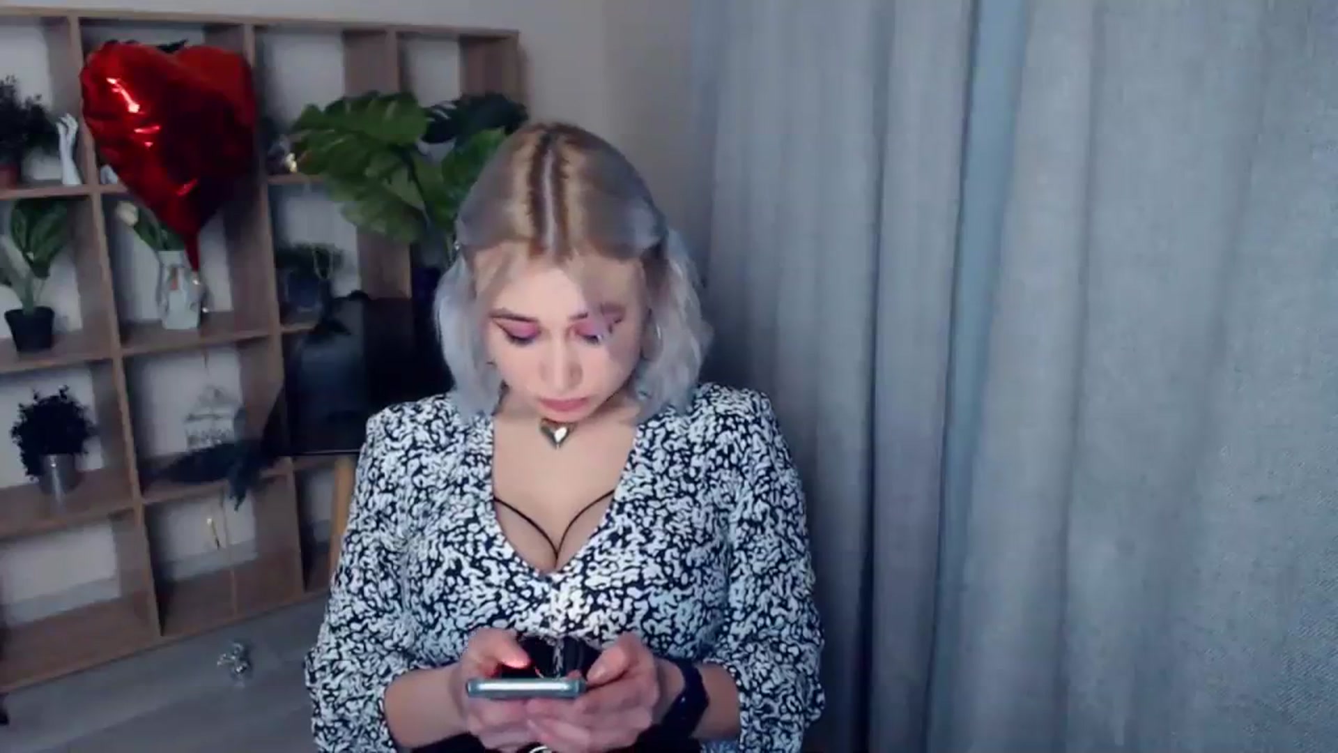 Gallery image thumbnail from Kukla_kolduna's myfreecams stream on, 02/14/2024, 18:52 image 5 of 20