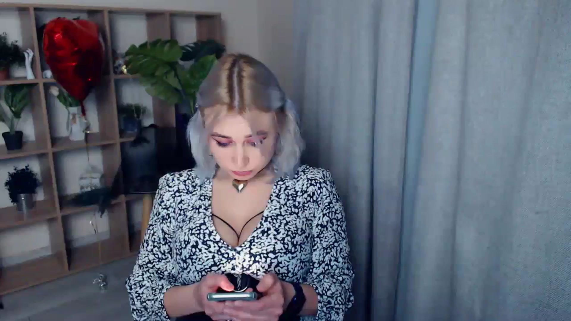 Gallery image thumbnail from Kukla_kolduna's myfreecams stream on, 02/14/2024, 18:52 image 6 of 20