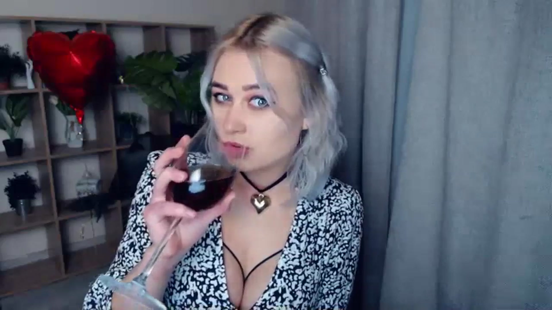 Gallery image thumbnail from Kukla_kolduna's myfreecams stream on, 02/14/2024, 19:13 image 4 of 20