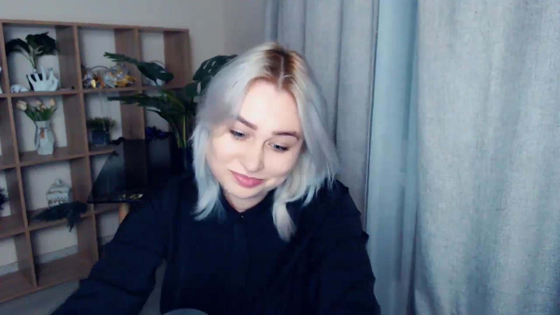 Gallery image thumbnail from Kukla_kolduna's myfreecams stream on, 02/17/2024, 16:31 image 7 of 20