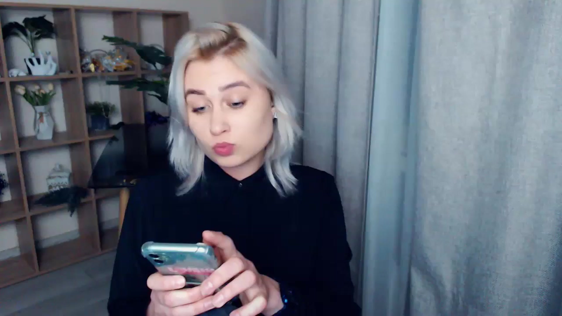 Gallery image thumbnail from Kukla_kolduna's myfreecams stream on, 02/17/2024, 16:31 image 14 of 20