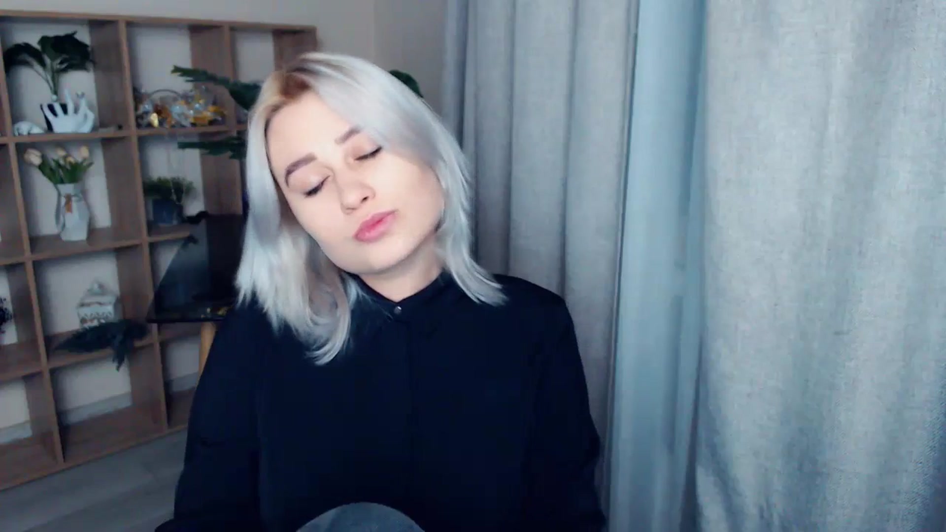 Gallery image thumbnail from Kukla_kolduna's myfreecams stream on, 02/17/2024, 16:31 image 8 of 20