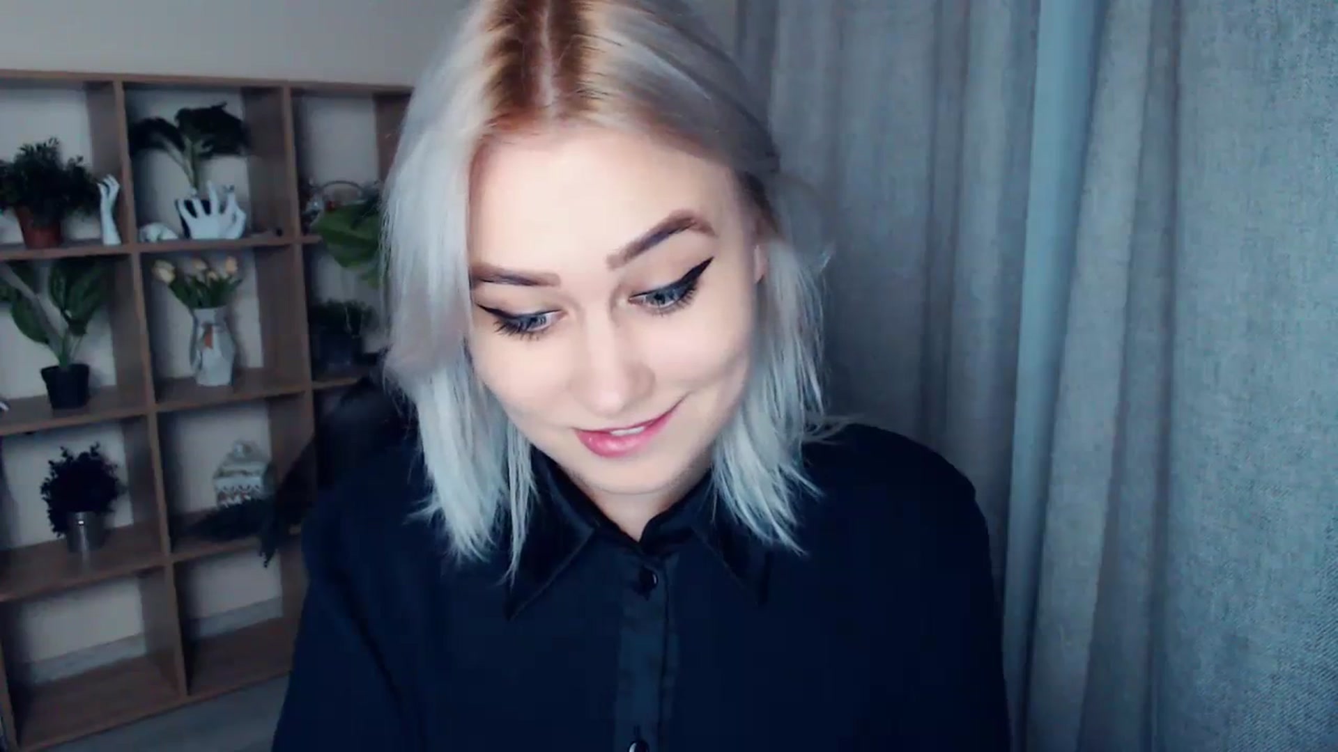 Gallery image thumbnail from Kukla_kolduna's myfreecams stream on, 02/26/2024, 16:10 image 17 of 20