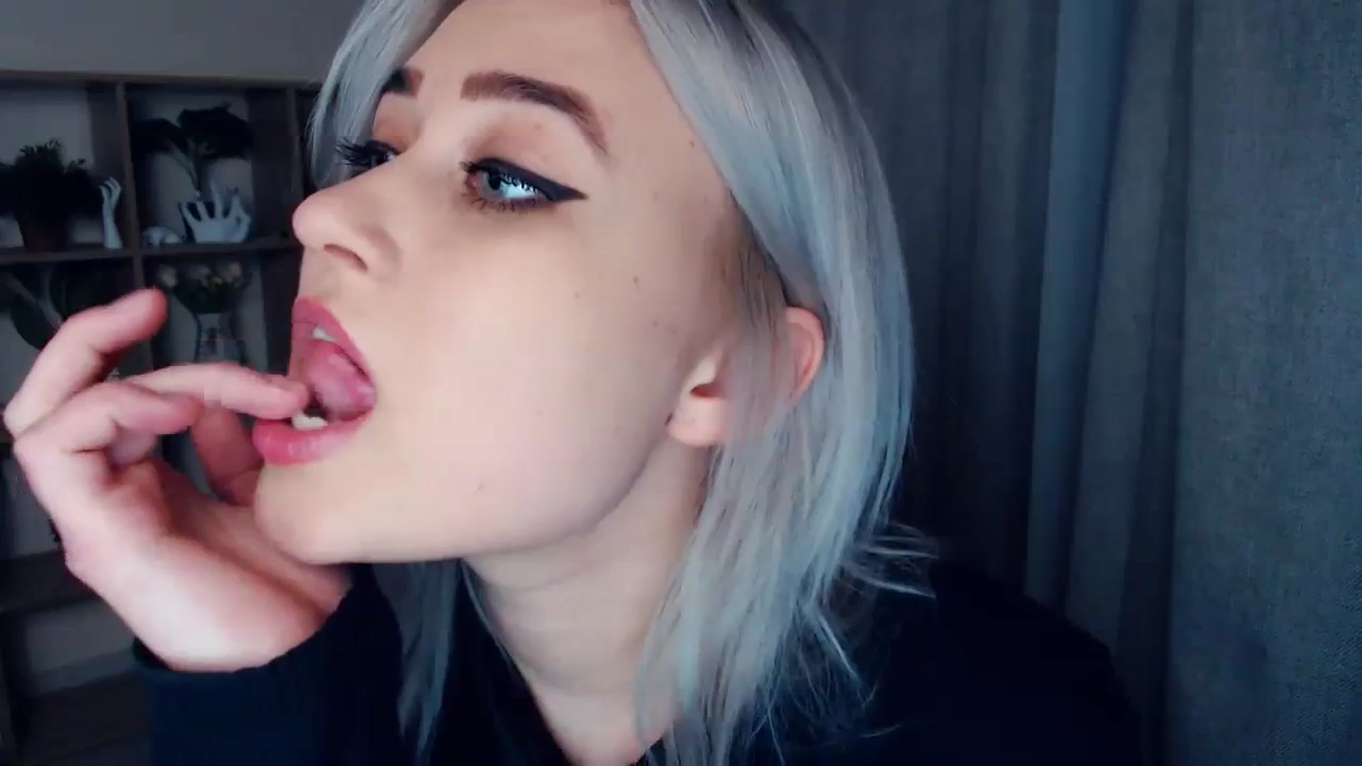 Gallery image thumbnail from Kukla_kolduna's myfreecams stream on, 02/26/2024, 16:10 image 14 of 20