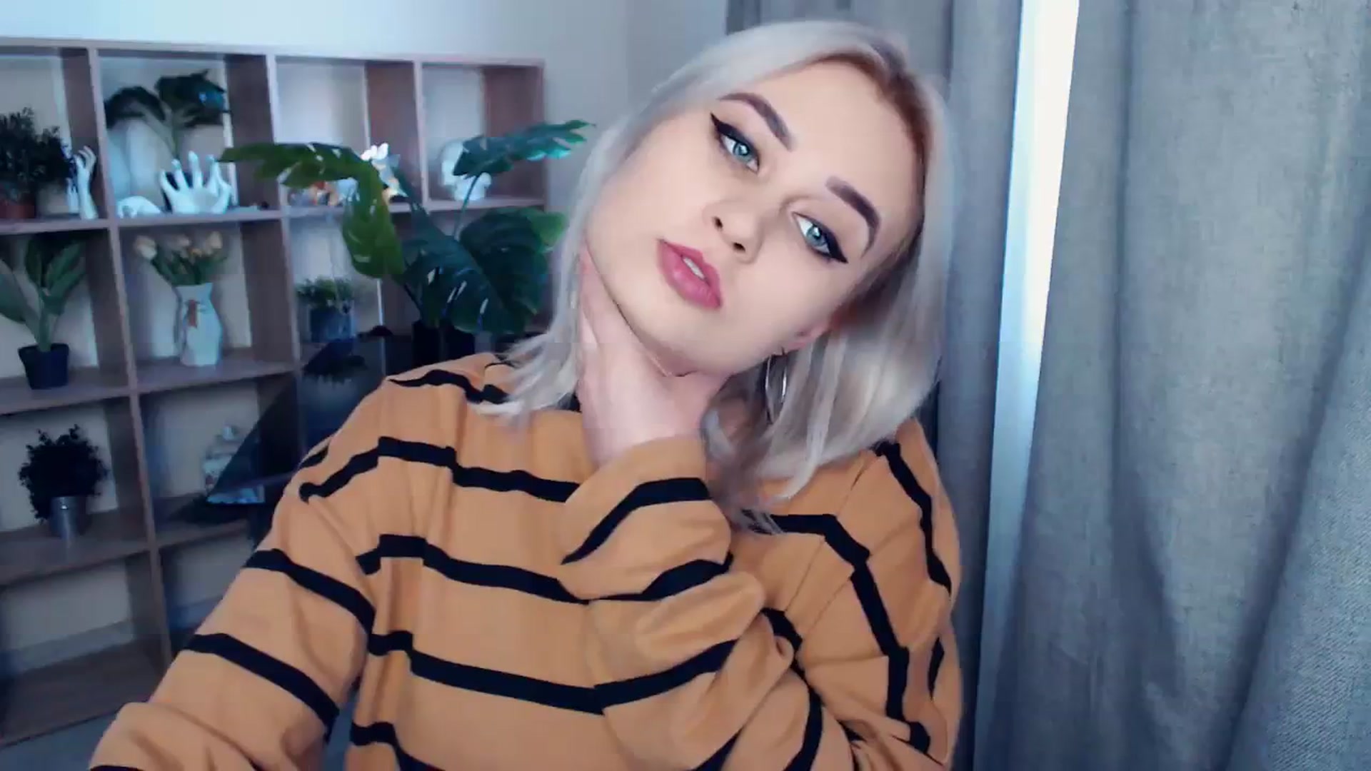 Gallery image thumbnail from Kukla_kolduna's myfreecams stream on, 02/28/2024, 14:55 image 10 of 20