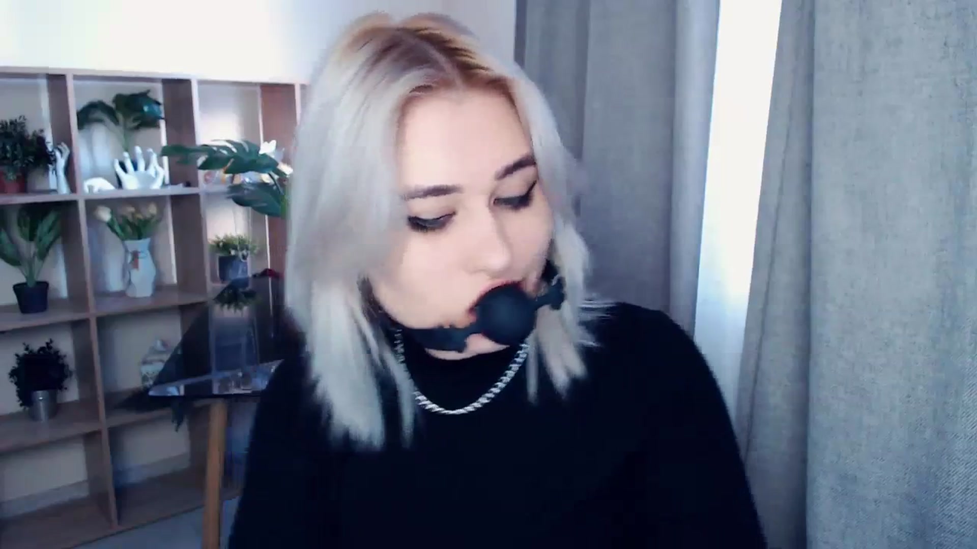 Gallery image thumbnail from Kukla_kolduna's myfreecams stream on, 02/29/2024, 14:43 image 3 of 20