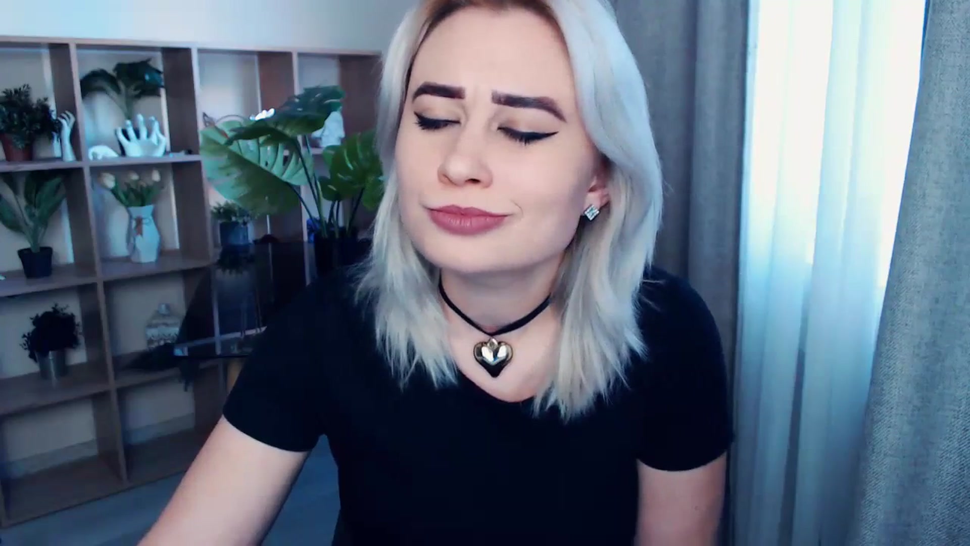 Gallery image thumbnail from Kukla_kolduna's myfreecams stream on, 03/10/2024, 15:24 image 18 of 20