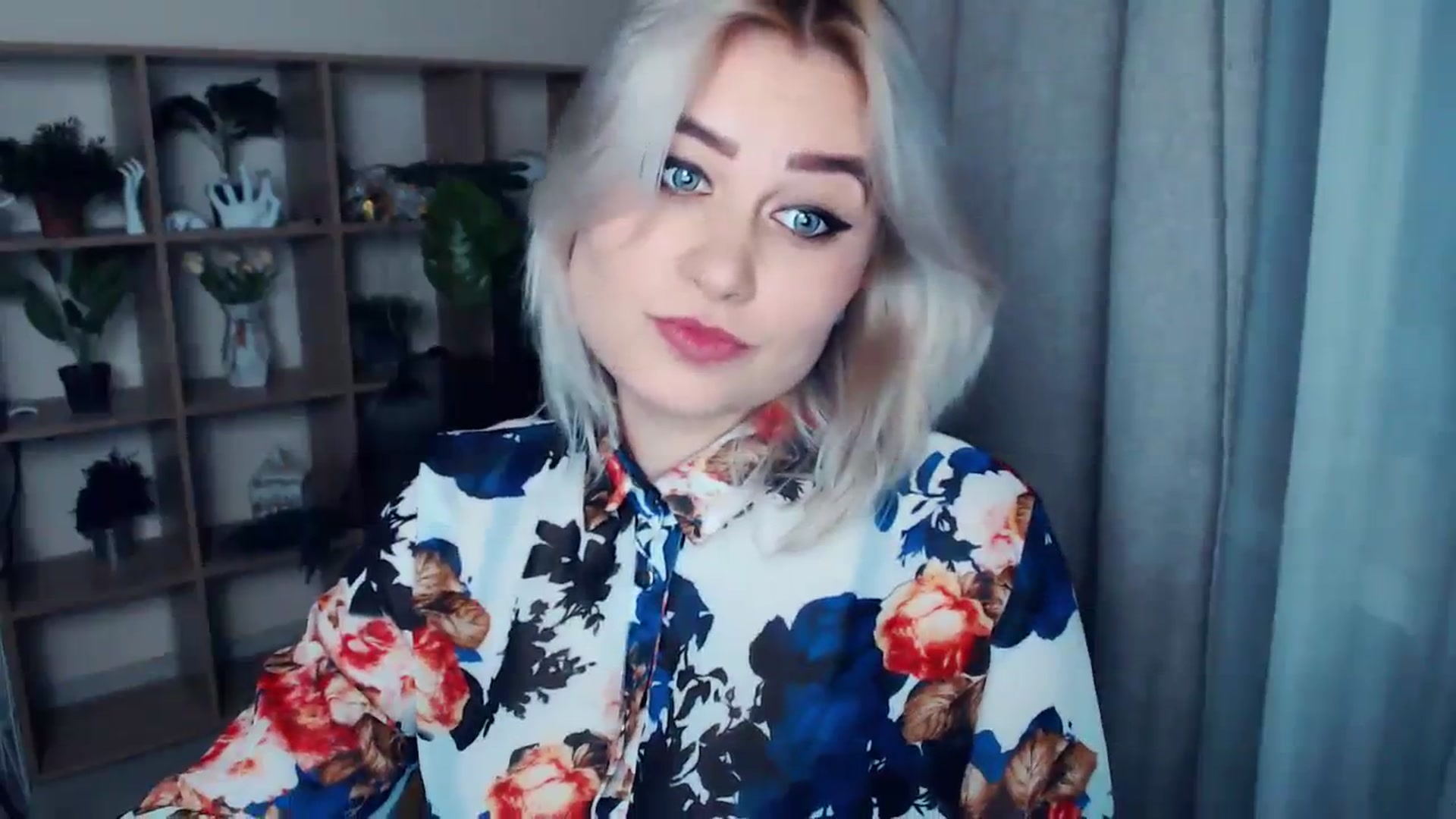 Gallery image thumbnail from Kukla_kolduna's myfreecams stream on, 03/13/2024, 17:25 image 16 of 20