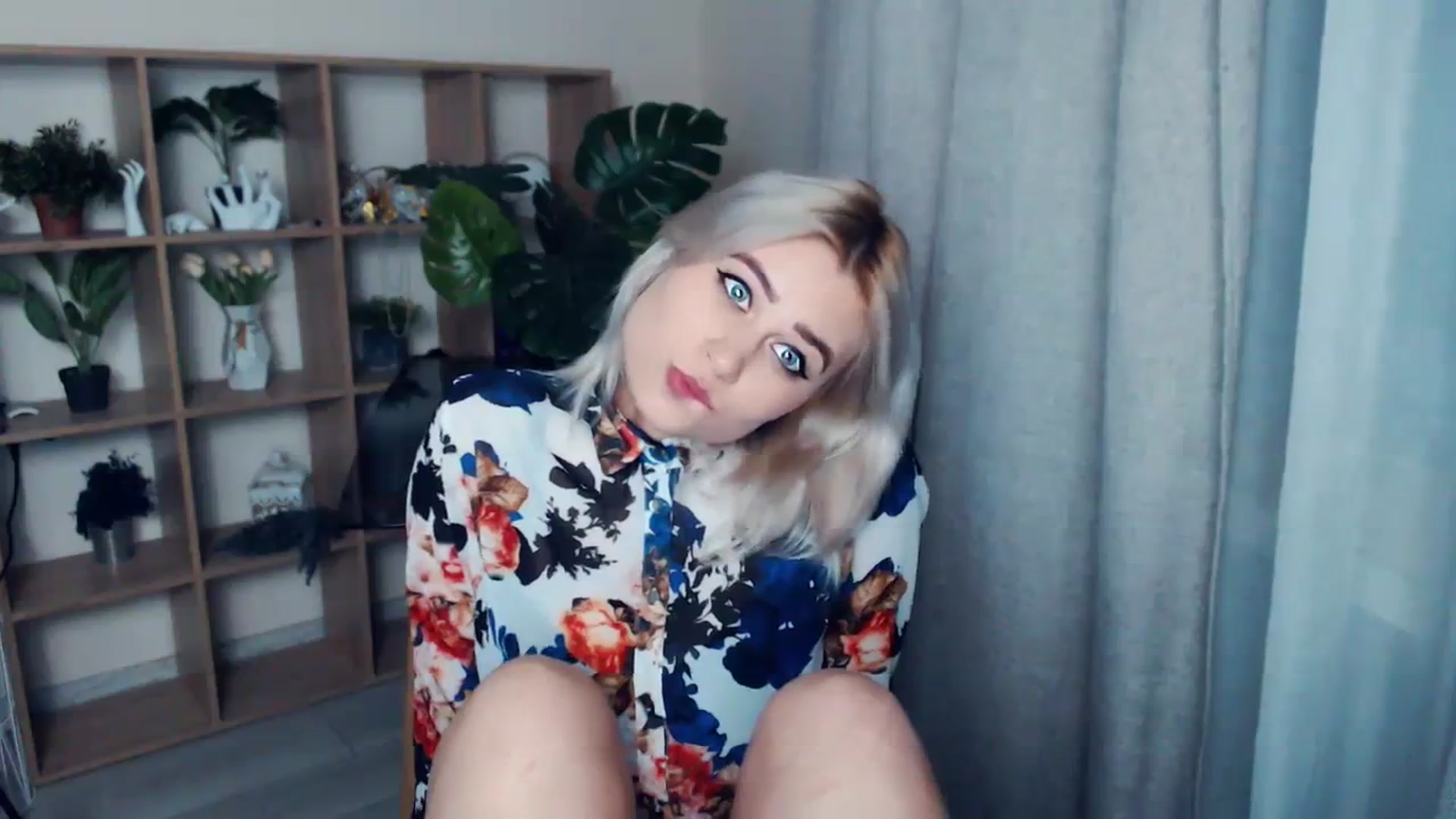 Gallery image thumbnail from Kukla_kolduna's myfreecams stream on, 03/13/2024, 17:25 image 13 of 20