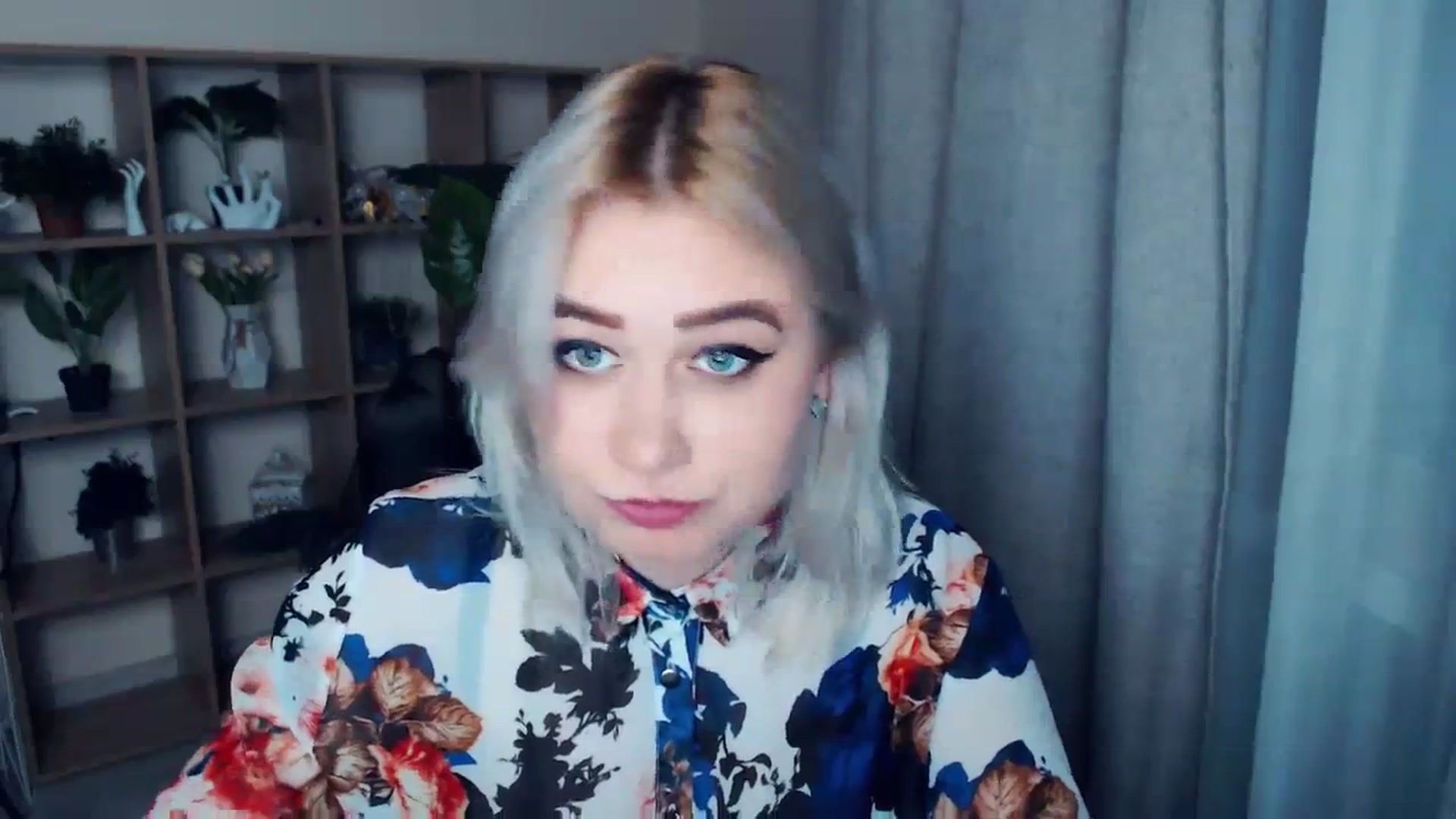 Gallery image thumbnail from Kukla_kolduna's myfreecams stream on, 03/13/2024, 17:25 image 10 of 20