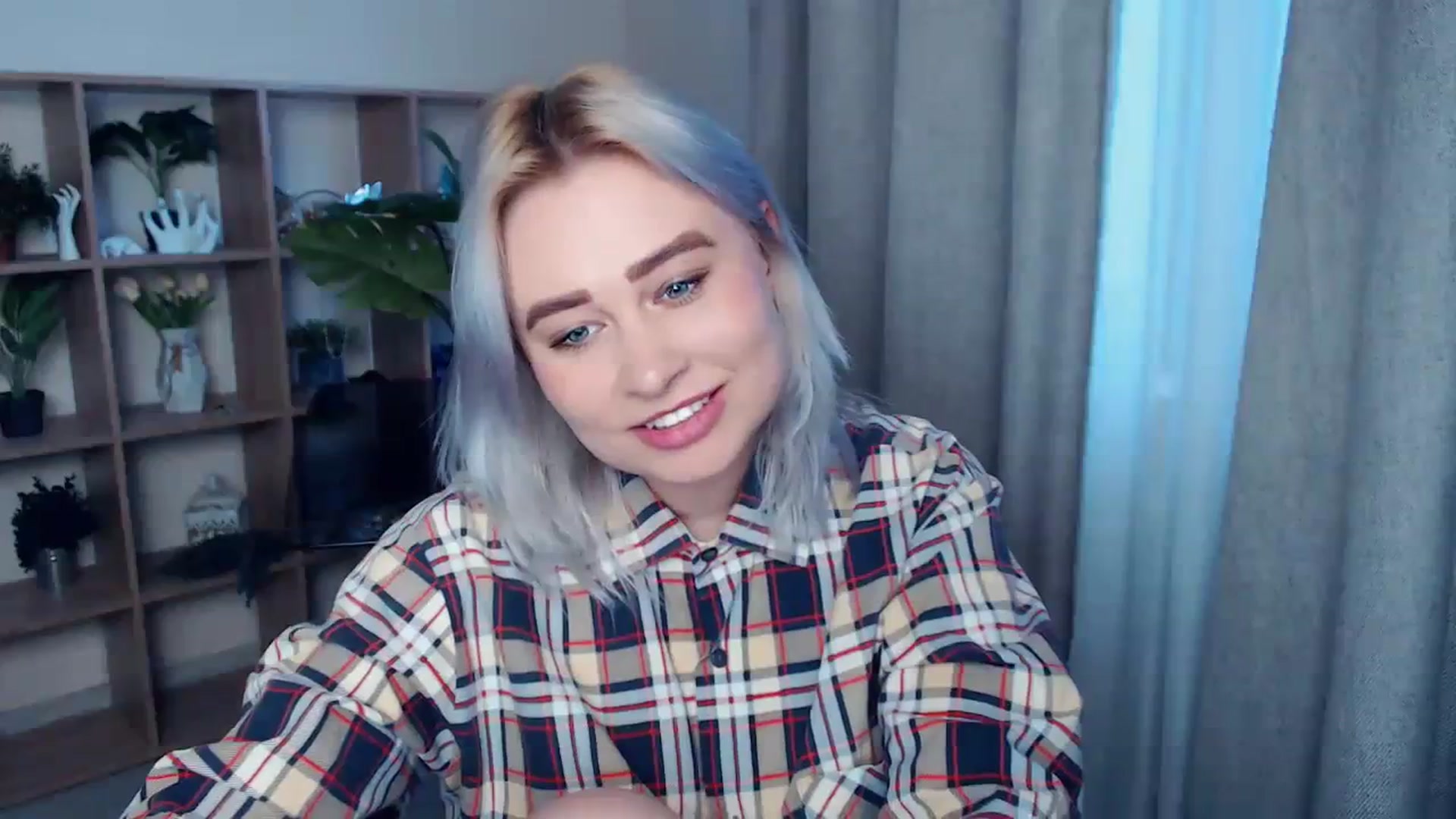 Gallery image thumbnail from Kukla_kolduna's myfreecams stream on, 03/17/2024, 15:43 image 5 of 20