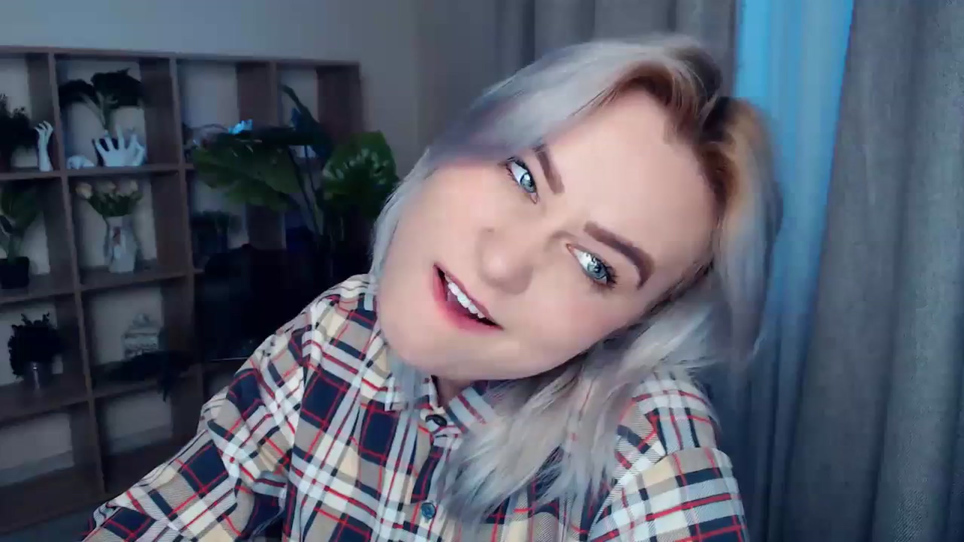 Gallery image thumbnail from Kukla_kolduna's myfreecams stream on, 03/17/2024, 15:43 image 16 of 20