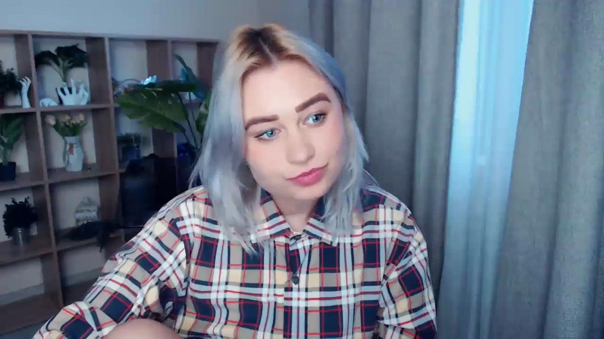 Gallery image thumbnail from Kukla_kolduna's myfreecams stream on, 03/17/2024, 15:43 image 4 of 20