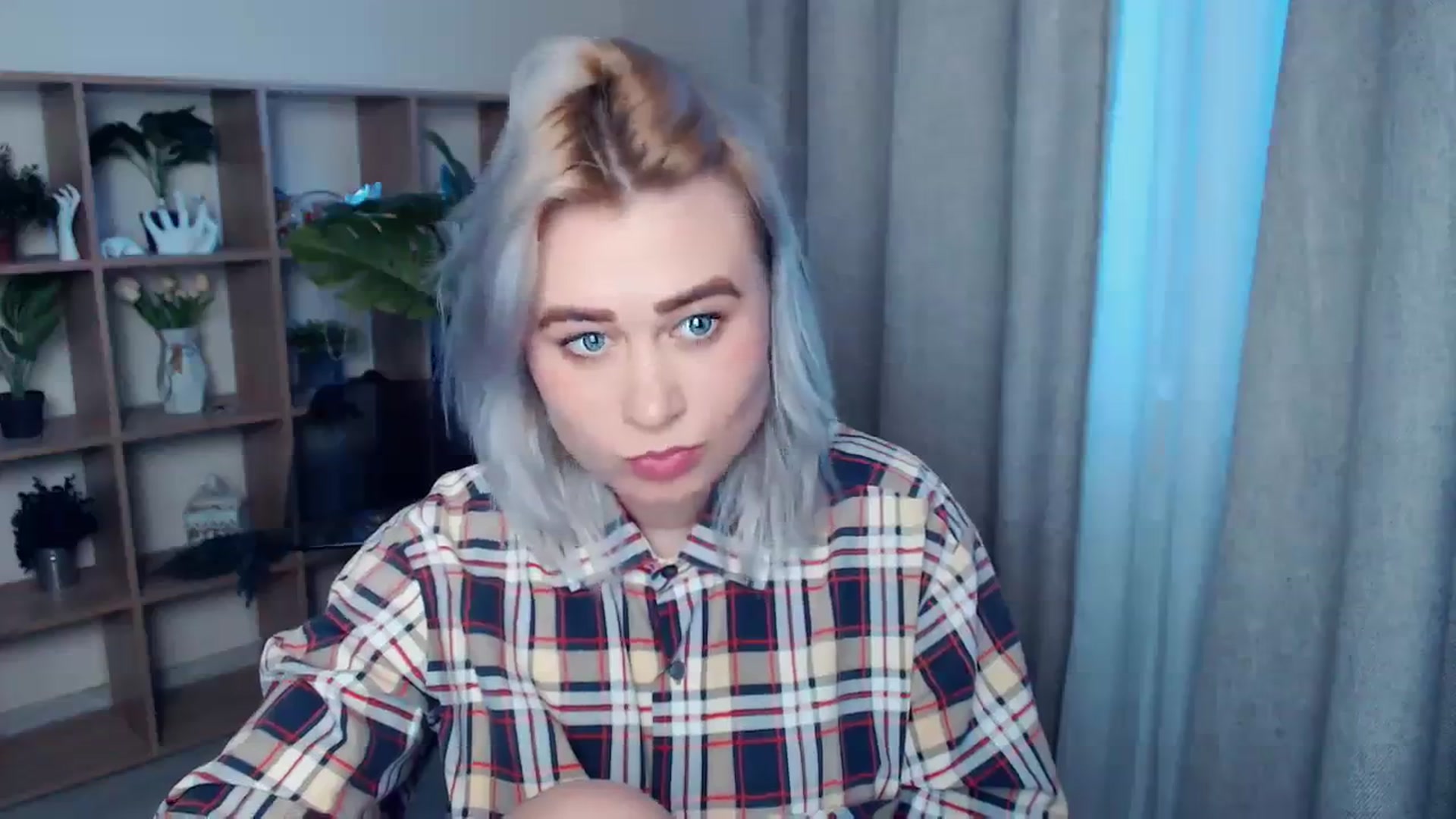 Gallery image thumbnail from Kukla_kolduna's myfreecams stream on, 03/17/2024, 15:43 image 13 of 20