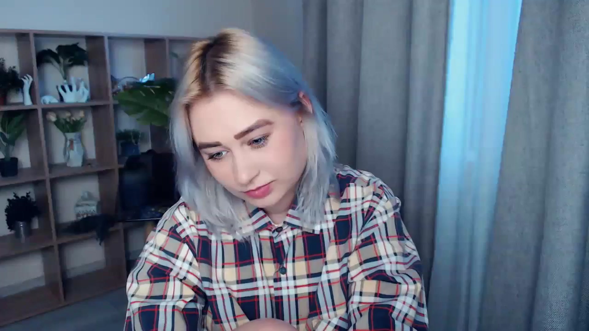 Gallery image thumbnail from Kukla_kolduna's myfreecams stream on, 03/17/2024, 15:43 image 6 of 20