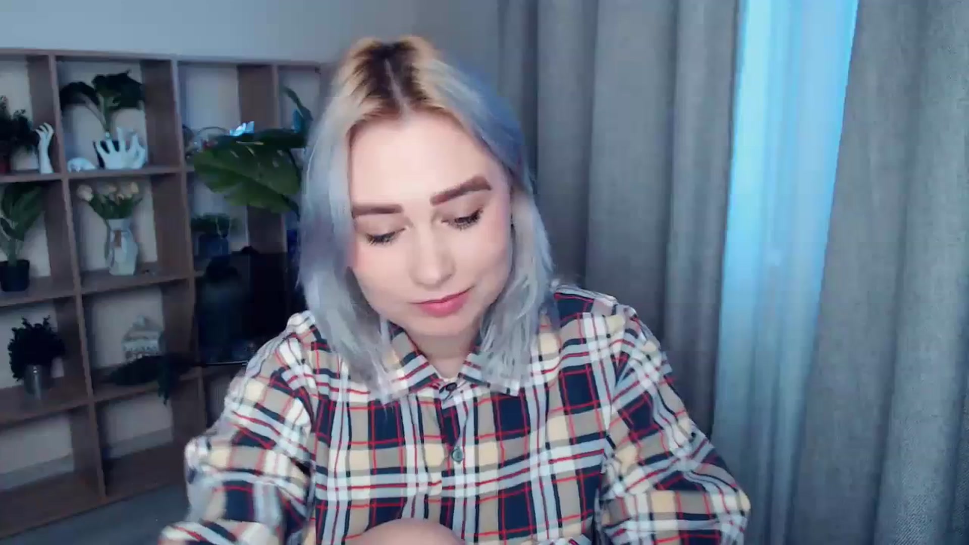 Gallery image thumbnail from Kukla_kolduna's myfreecams stream on, 03/17/2024, 15:43 image 7 of 20