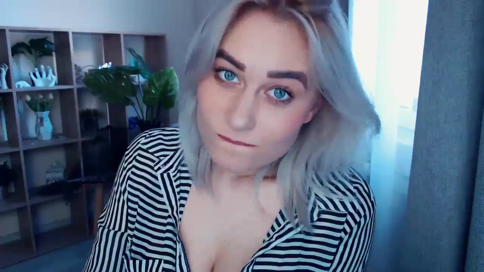 Gallery image thumbnail from Kukla_kolduna's myfreecams stream on, 03/22/2024, 16:18 image 5 of 20