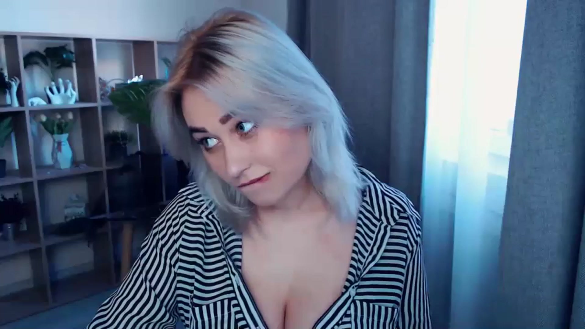 Gallery image thumbnail from Kukla_kolduna's myfreecams stream on, 03/22/2024, 16:18 image 4 of 20