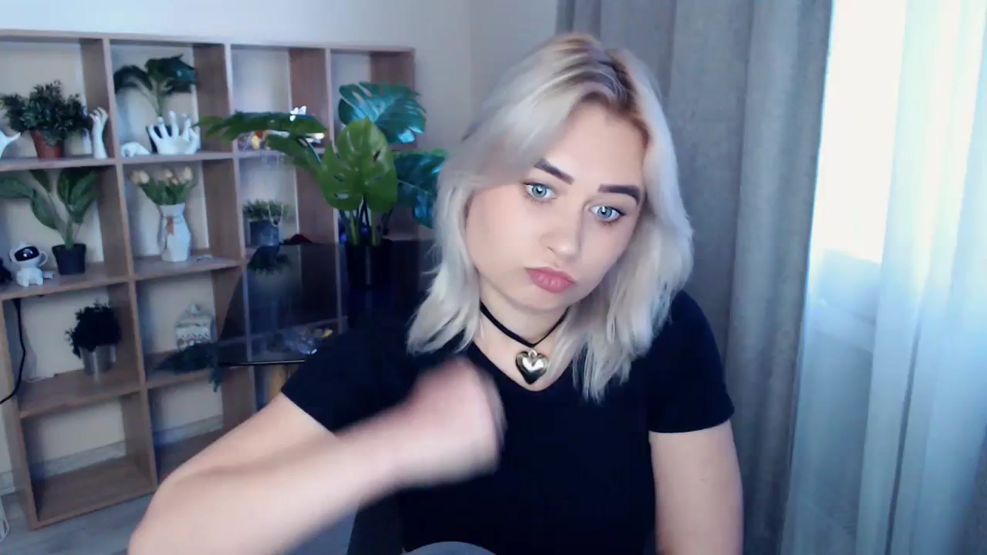 Gallery image thumbnail from Kukla_kolduna's myfreecams stream on, 04/04/2024, 16:41 image 11 of 20