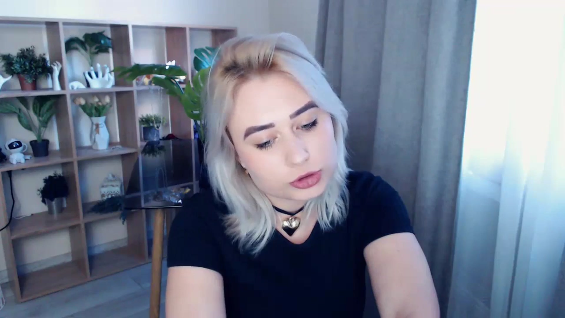 Gallery image thumbnail from Kukla_kolduna's myfreecams stream on, 04/04/2024, 16:41 image 6 of 20